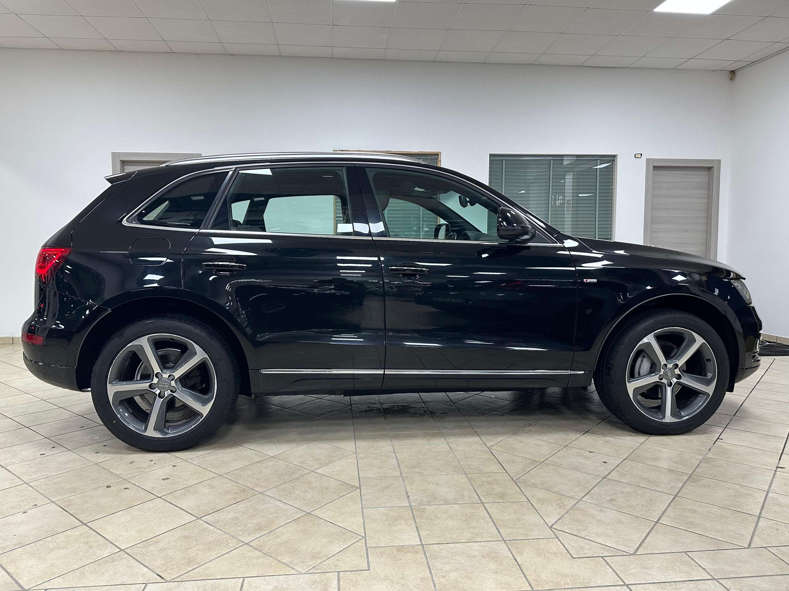 Audi - Q5