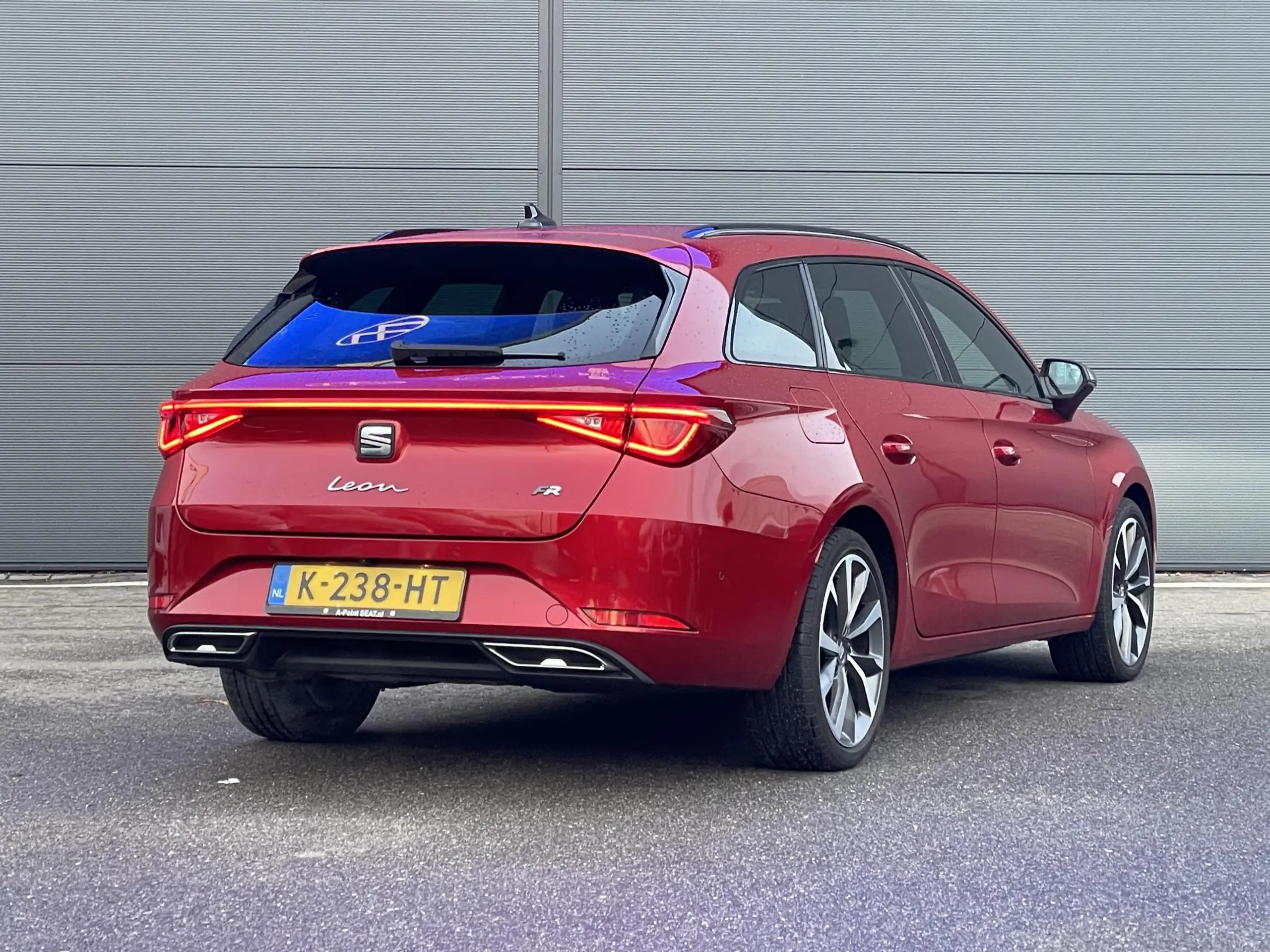 SEAT - Leon