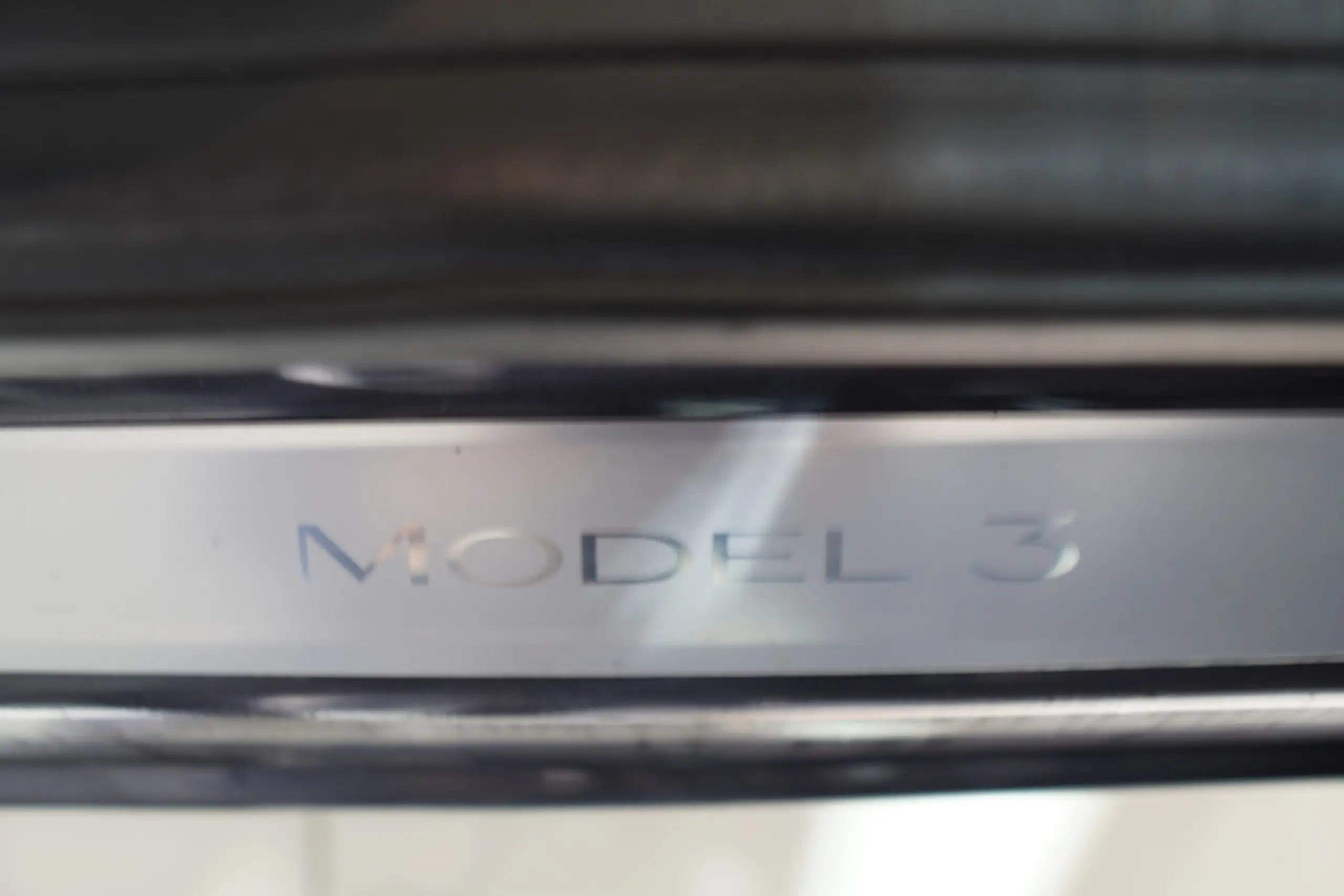 Tesla - Model 3