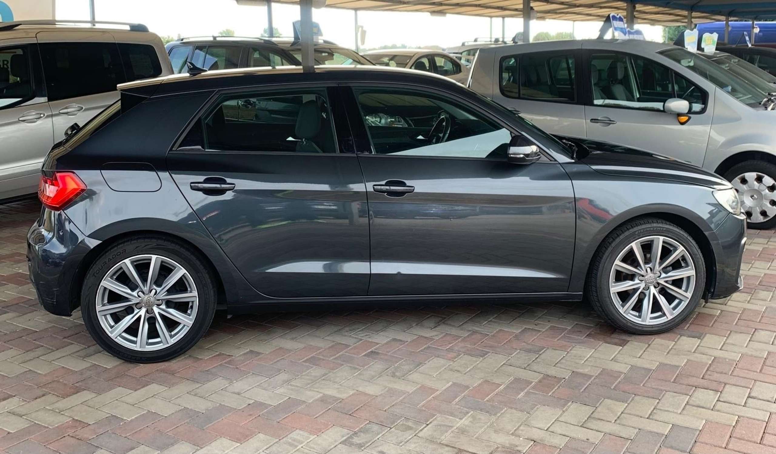 Audi - A1