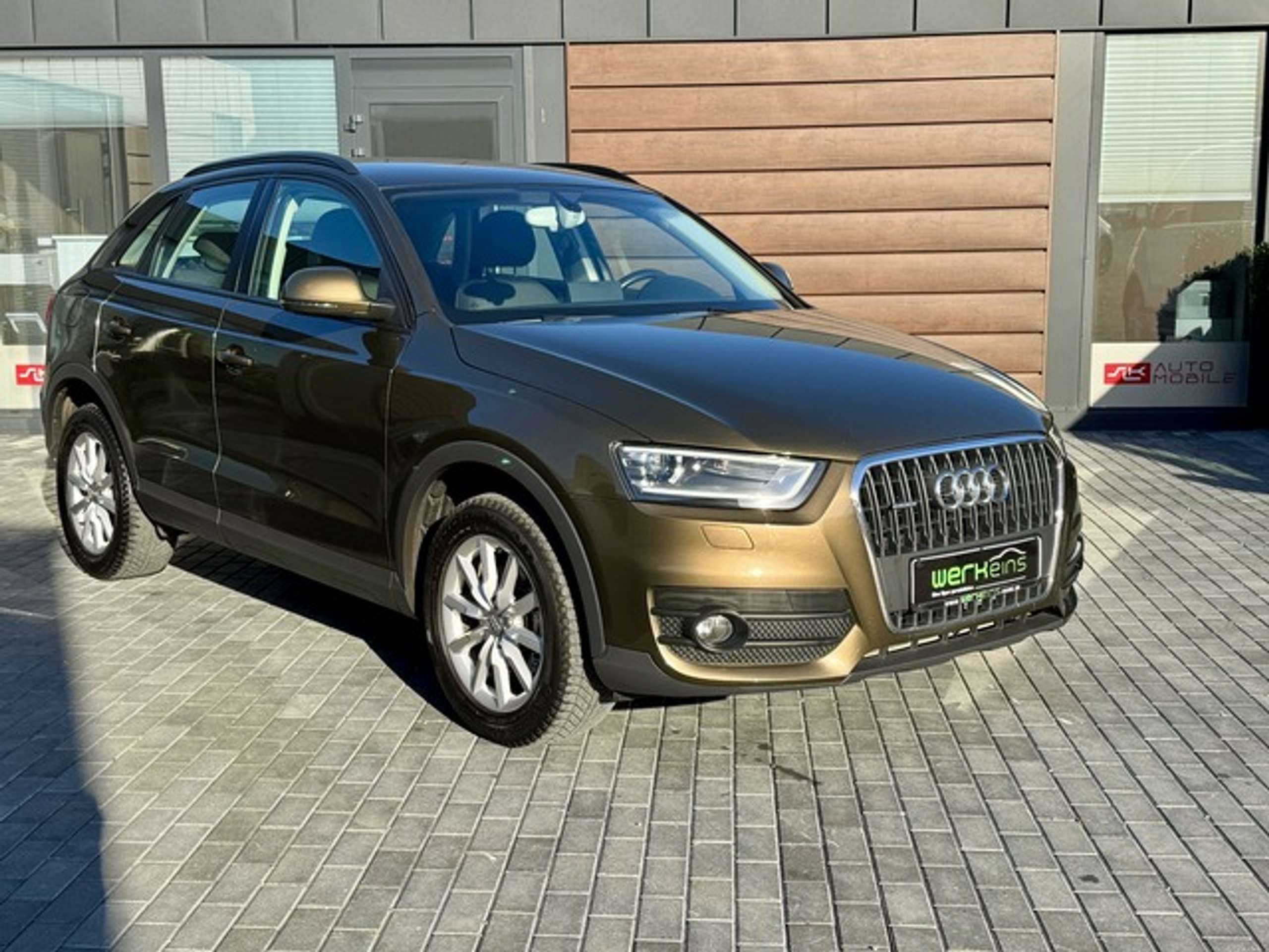 Audi - Q3