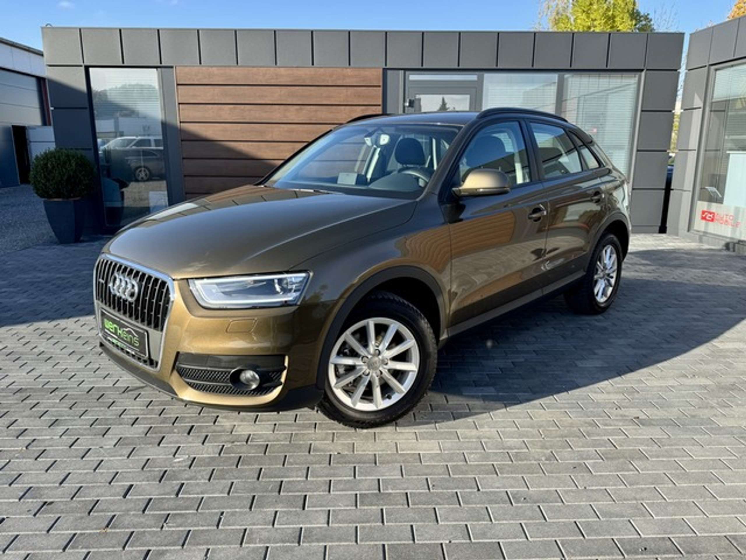 Audi - Q3