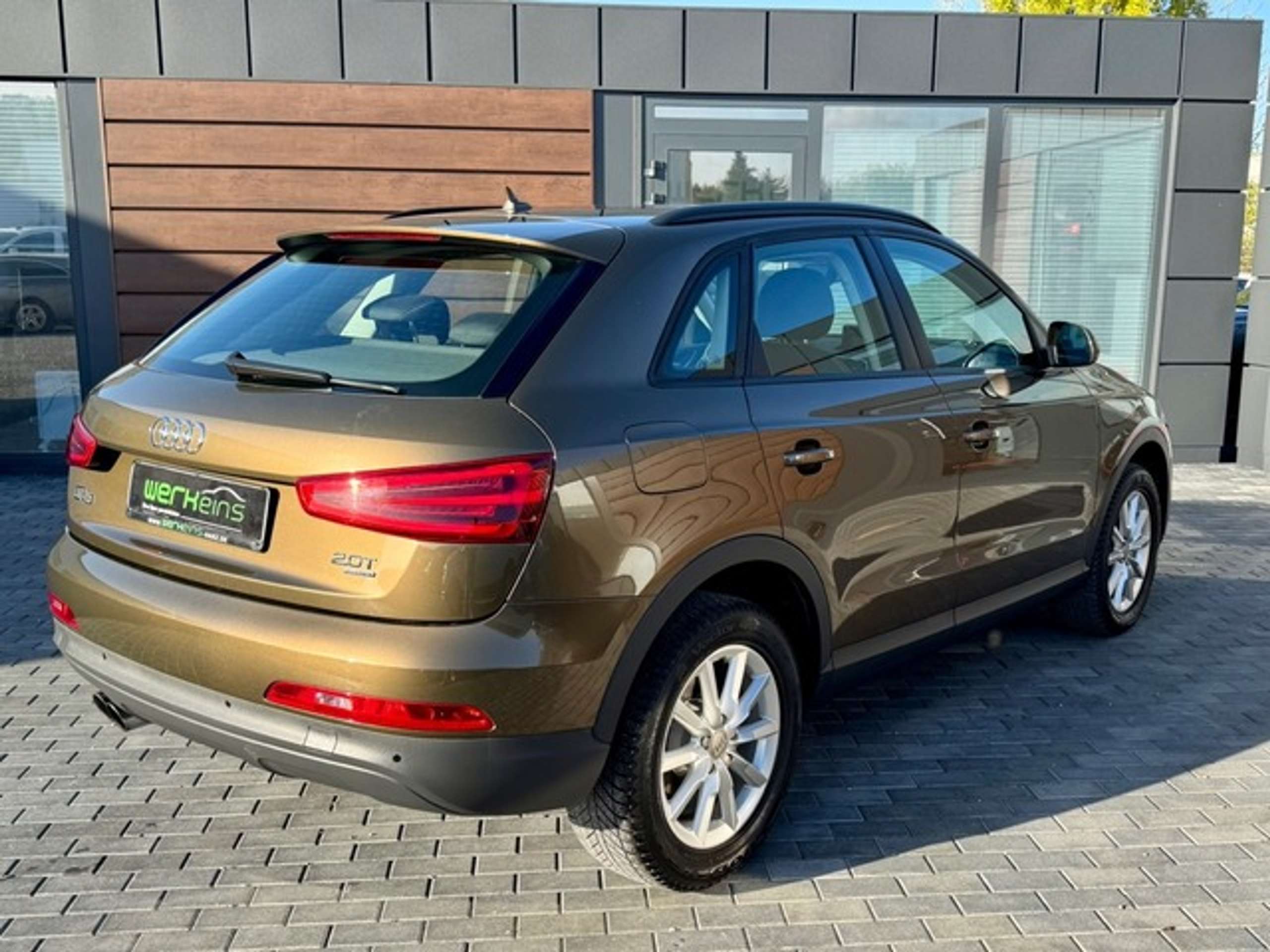 Audi - Q3