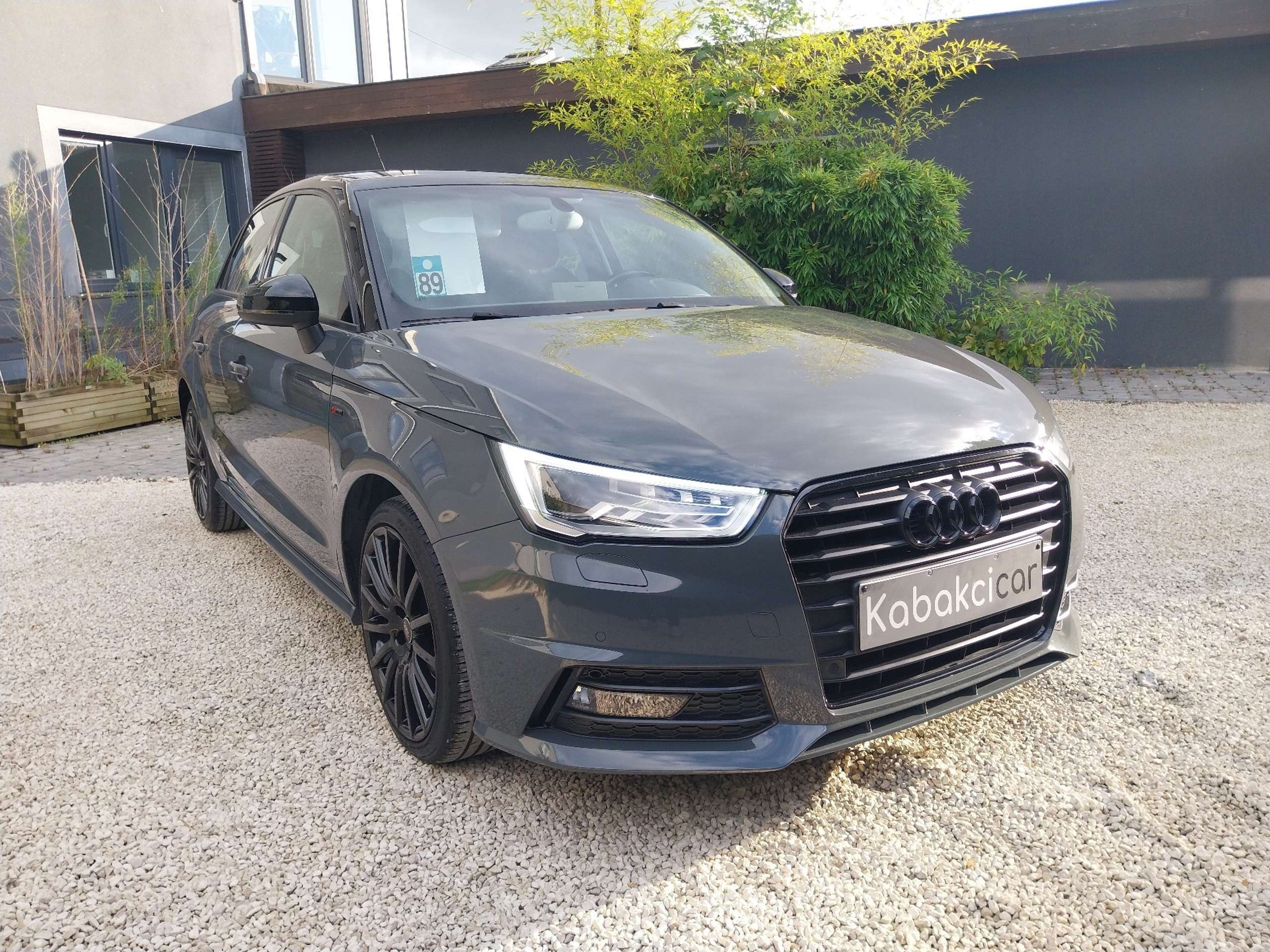 Audi - A1