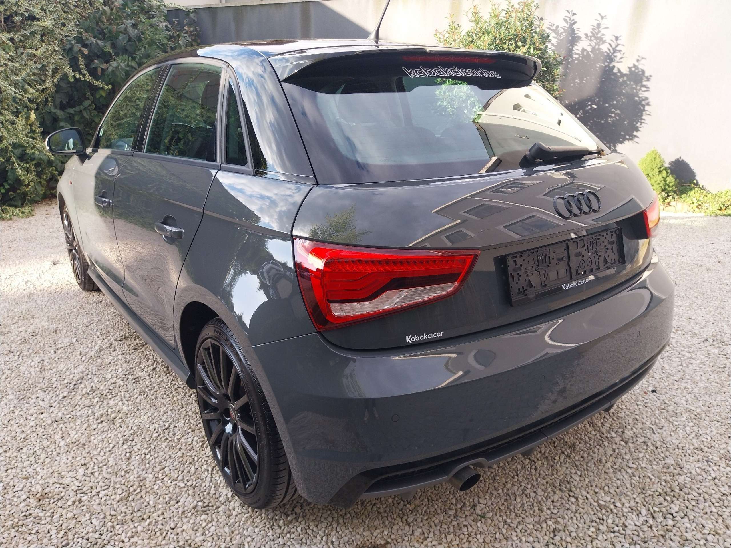 Audi - A1