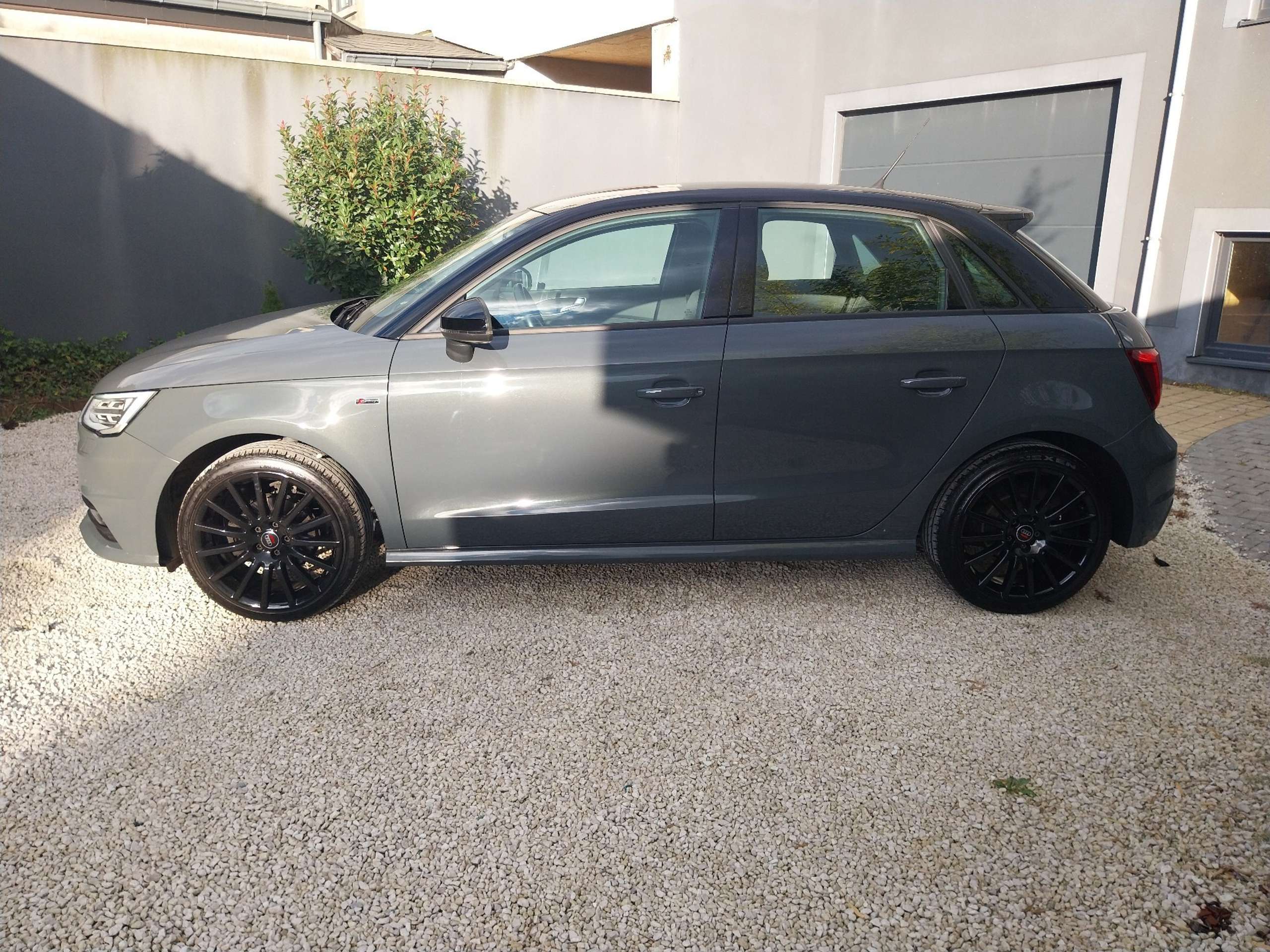 Audi - A1