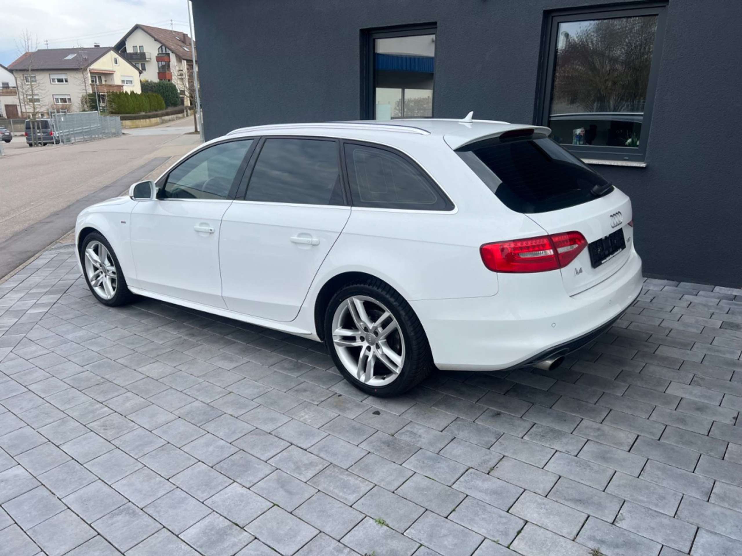 Audi - A4