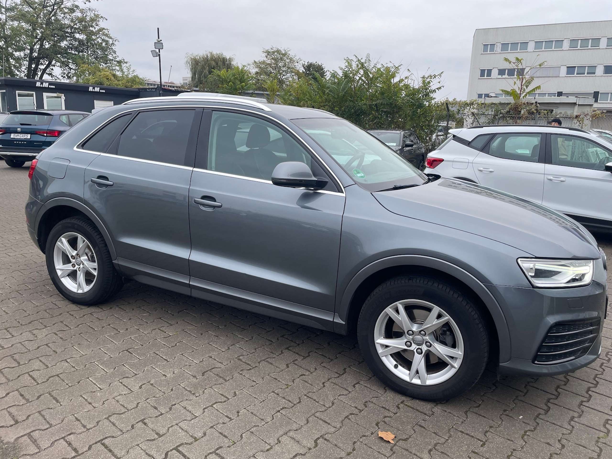 Audi - Q3