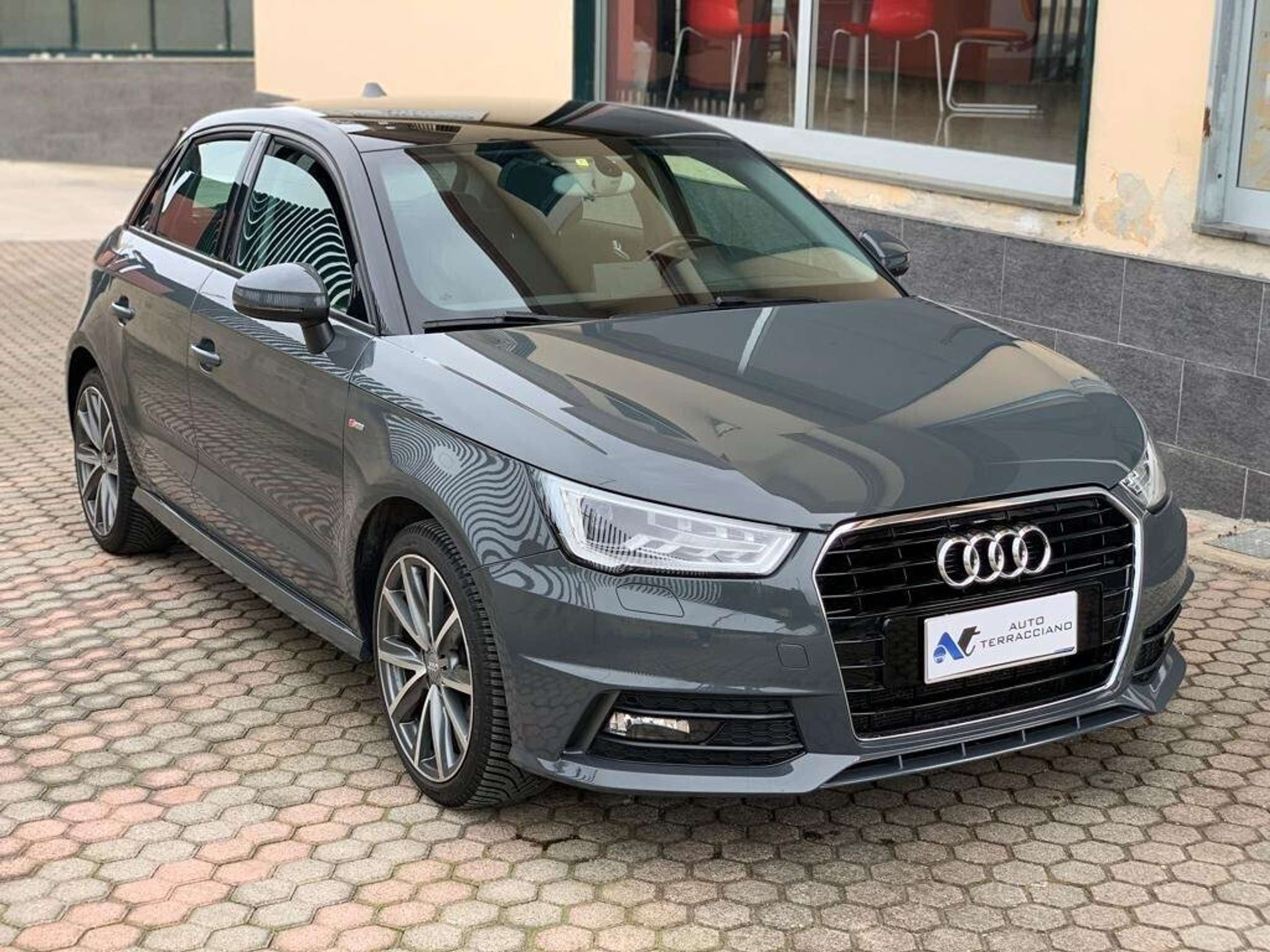 Audi - A1