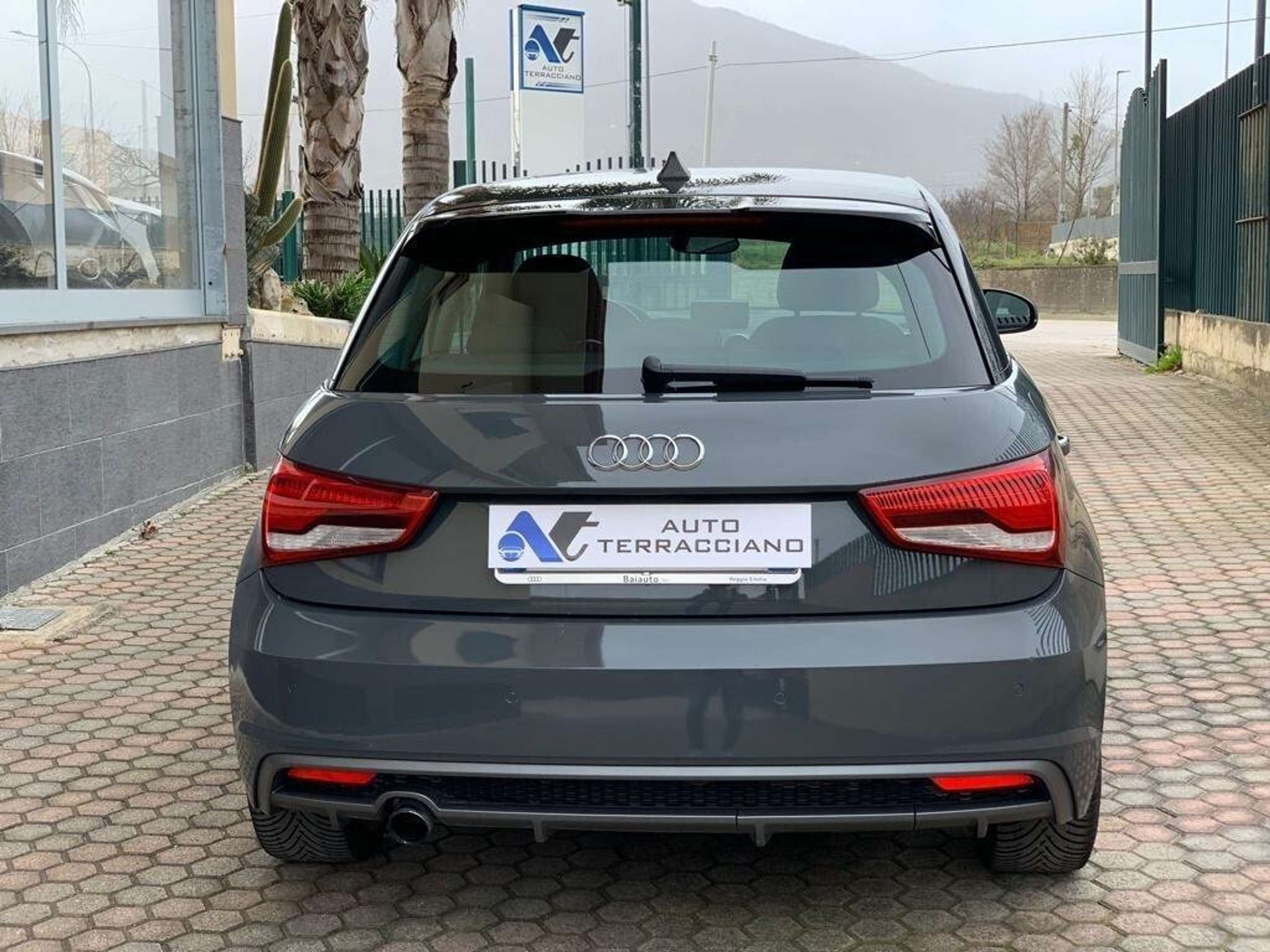 Audi - A1