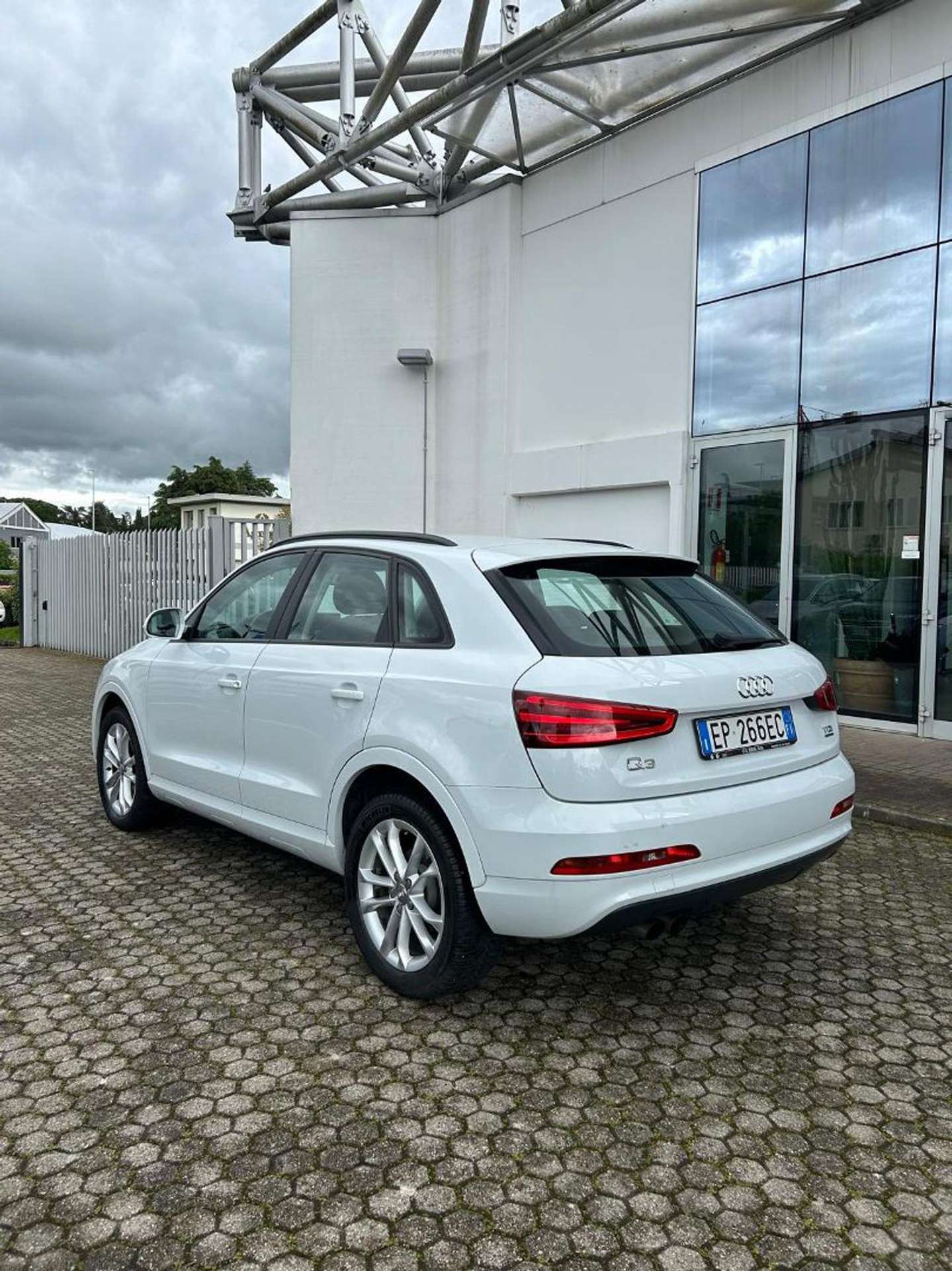 Audi - Q3