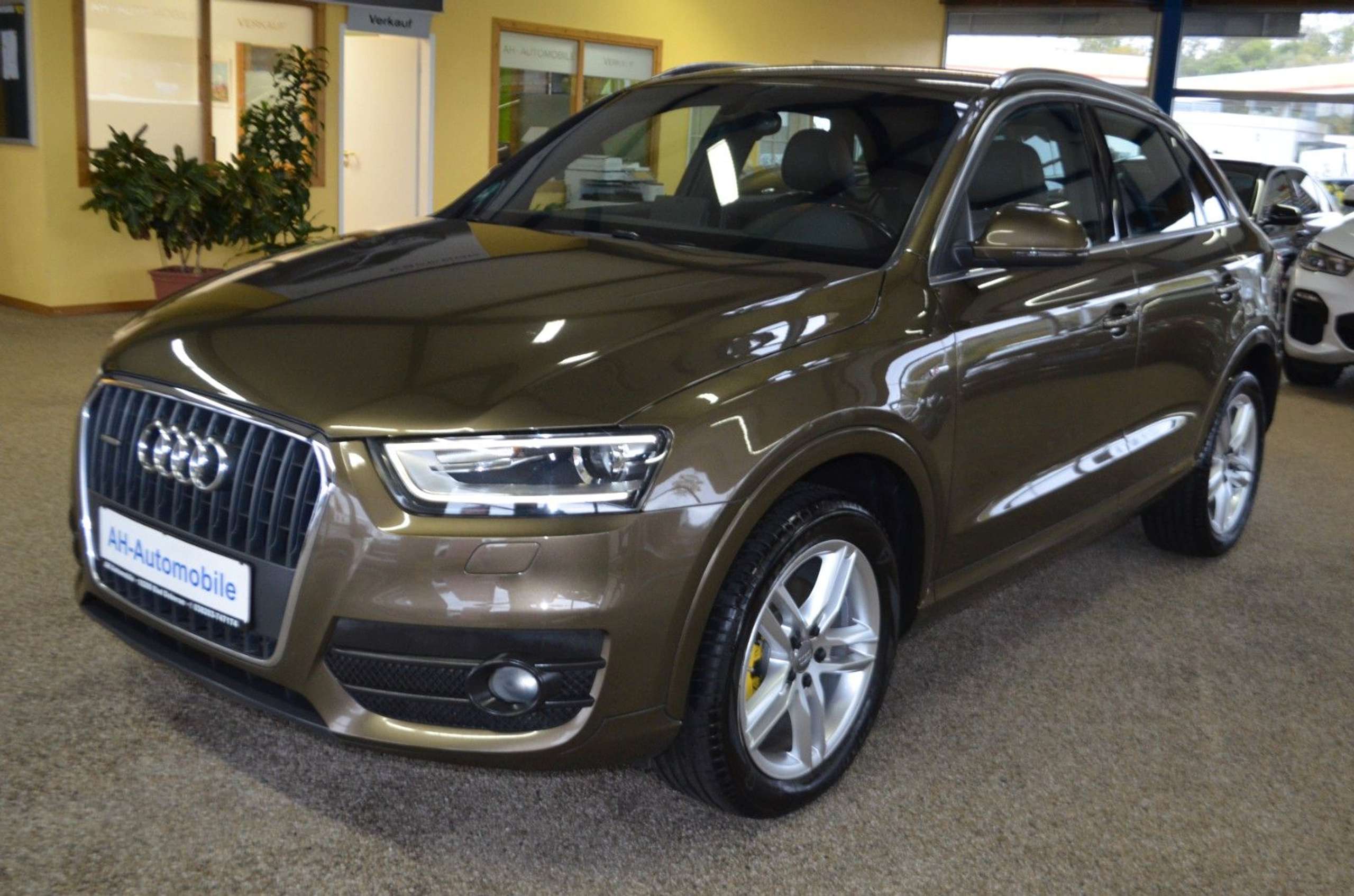 Audi - Q3