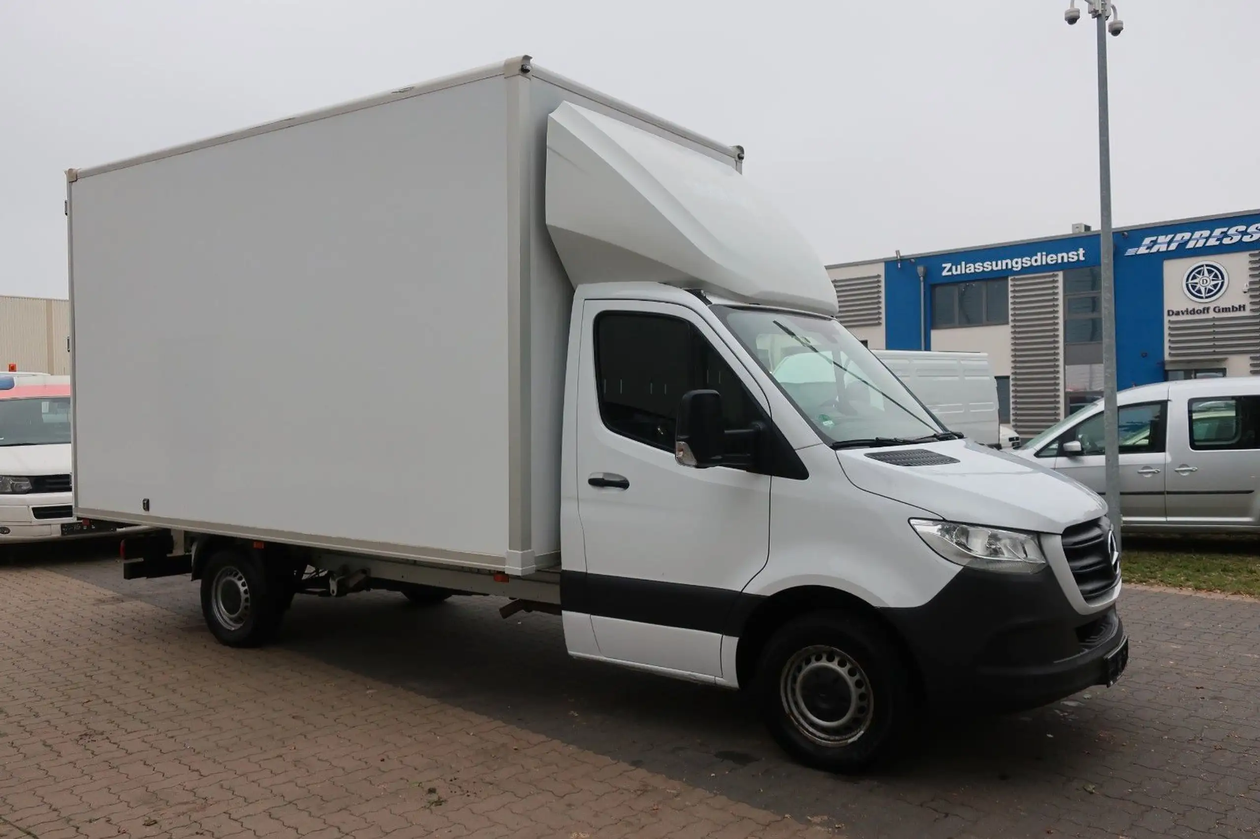 Mercedes-Benz - Sprinter