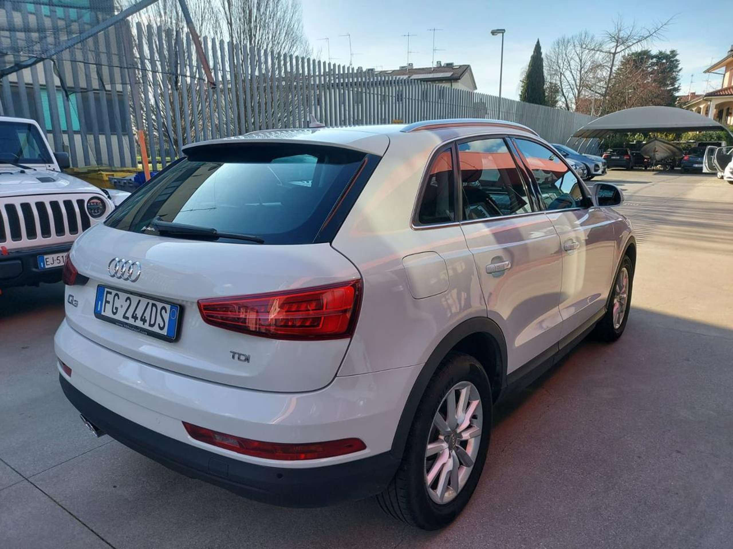 Audi - Q3