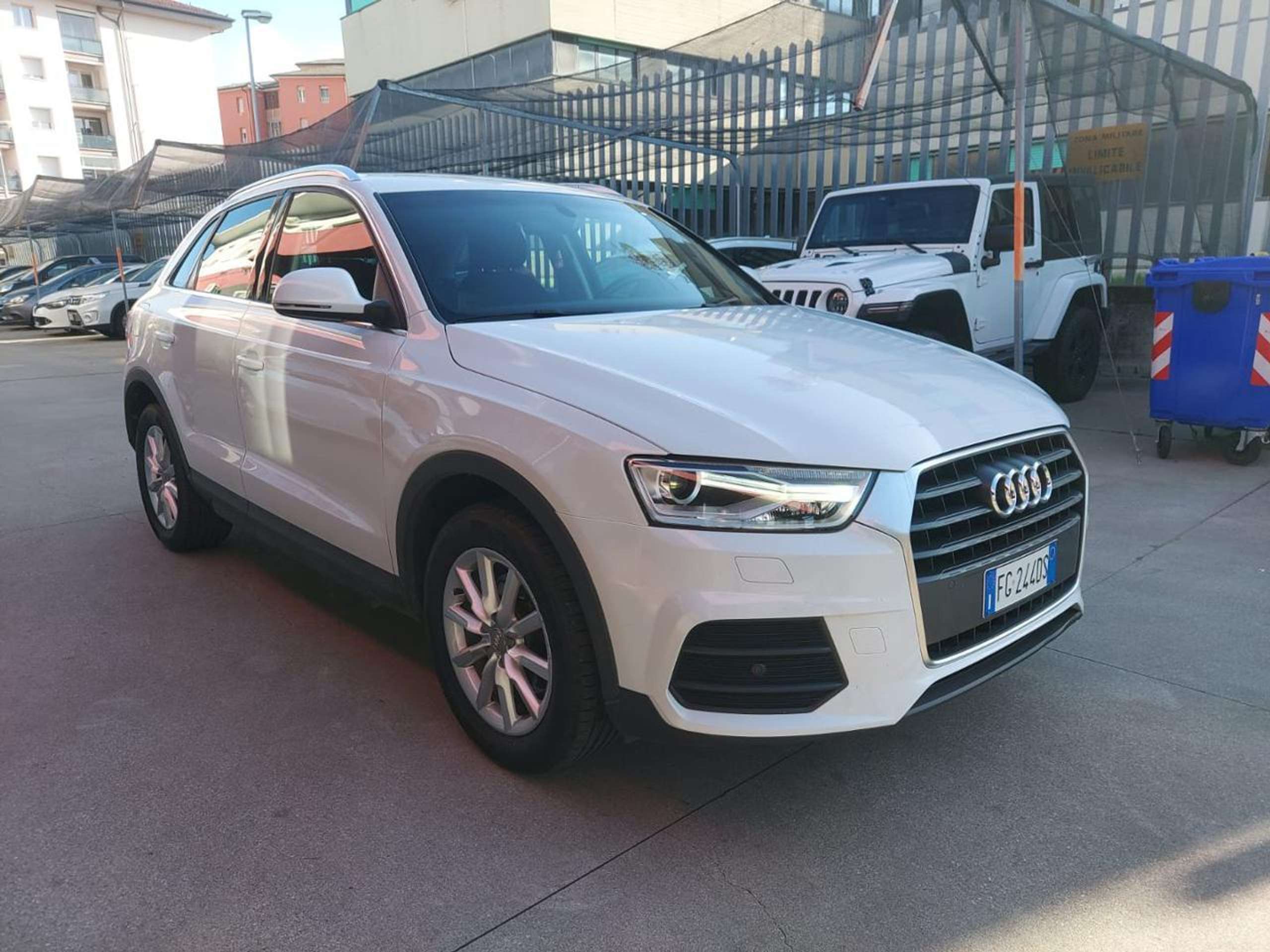 Audi - Q3