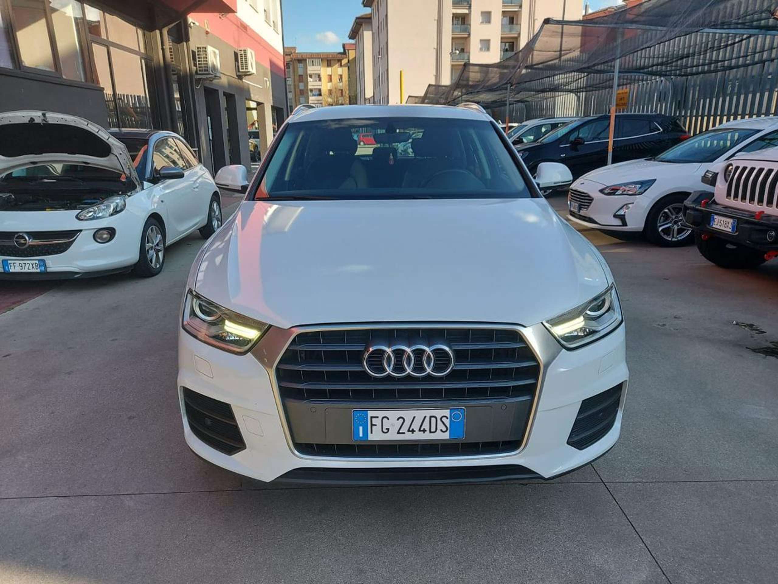 Audi - Q3