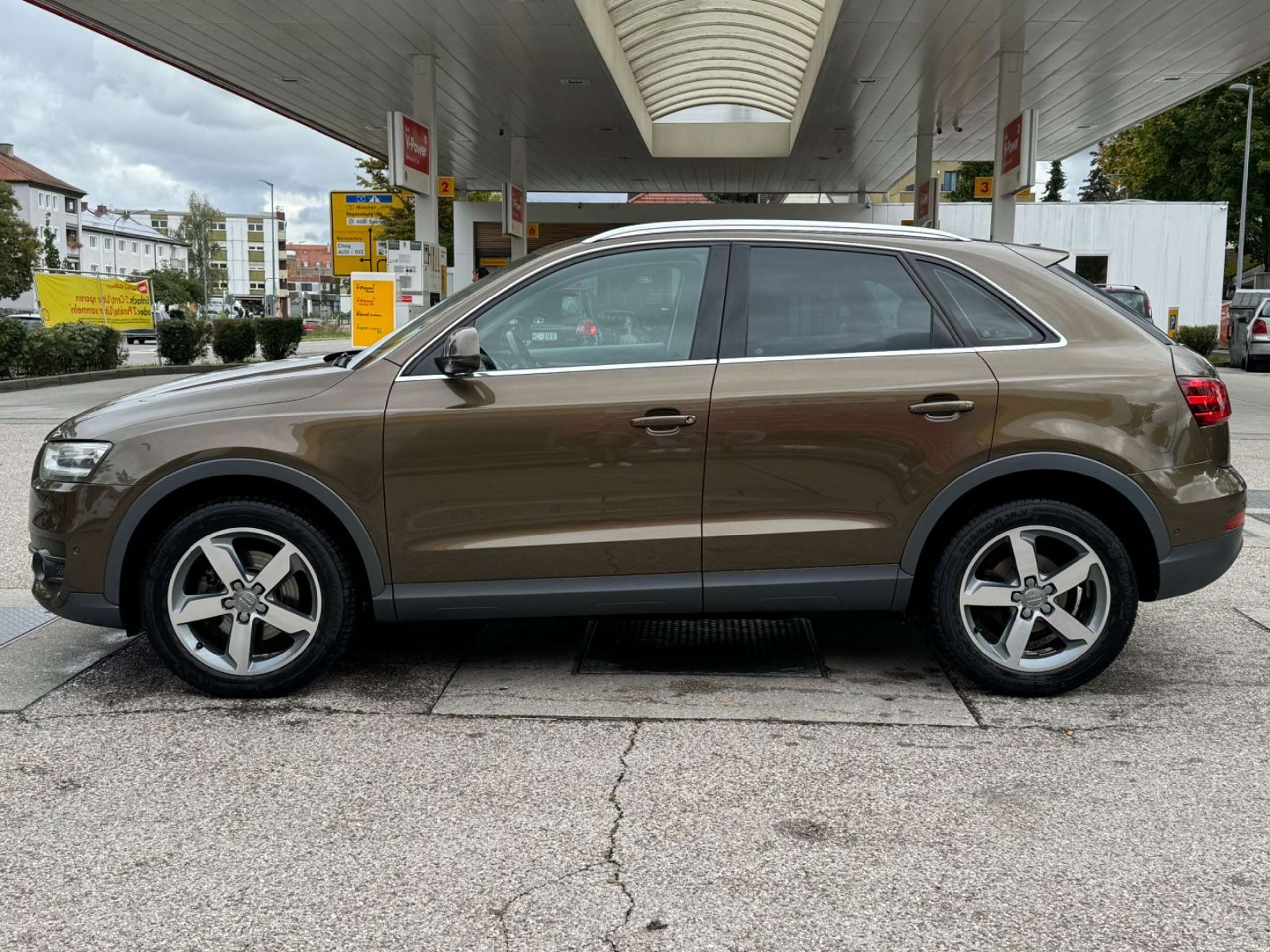 Audi - Q3