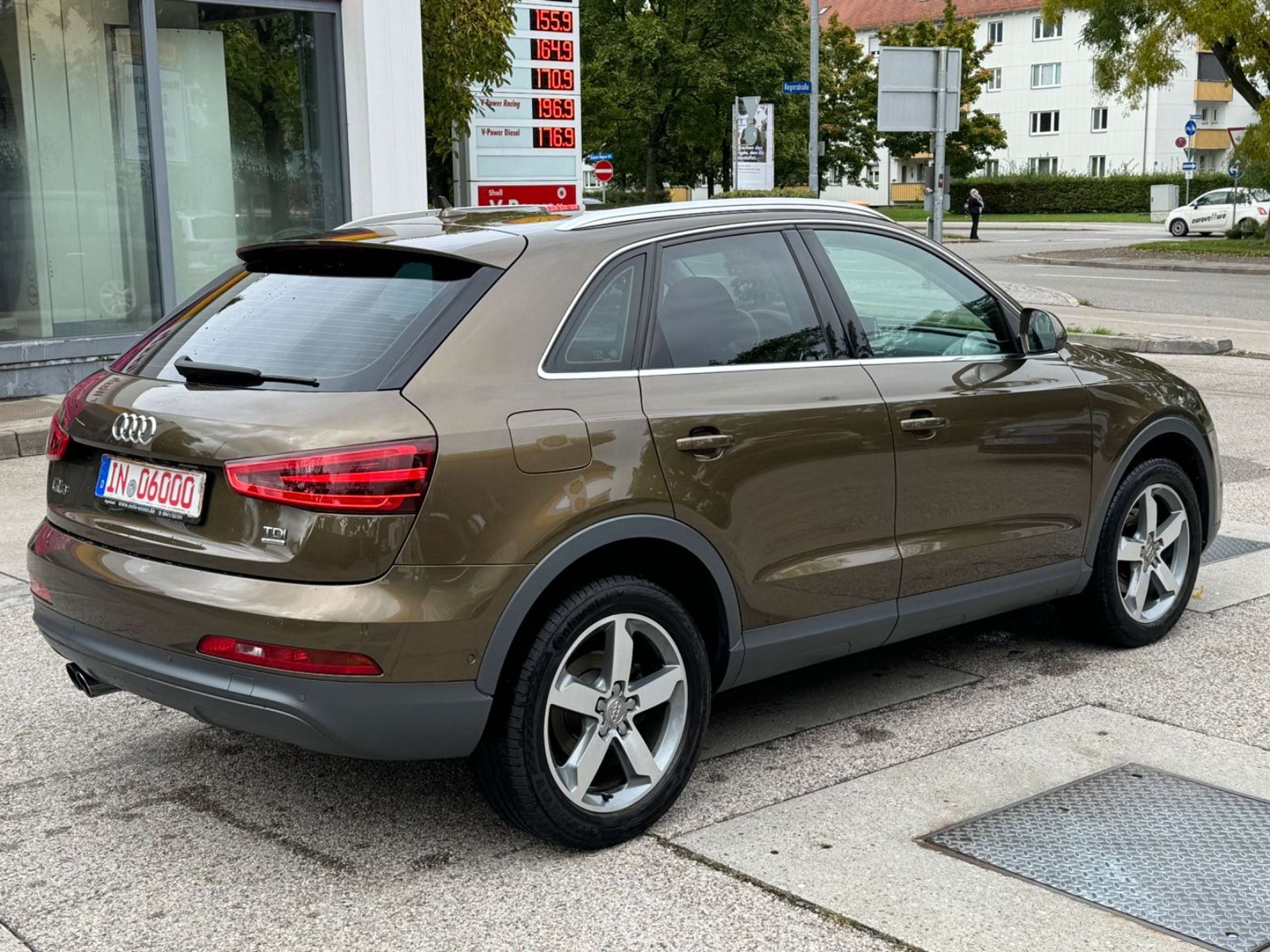 Audi - Q3