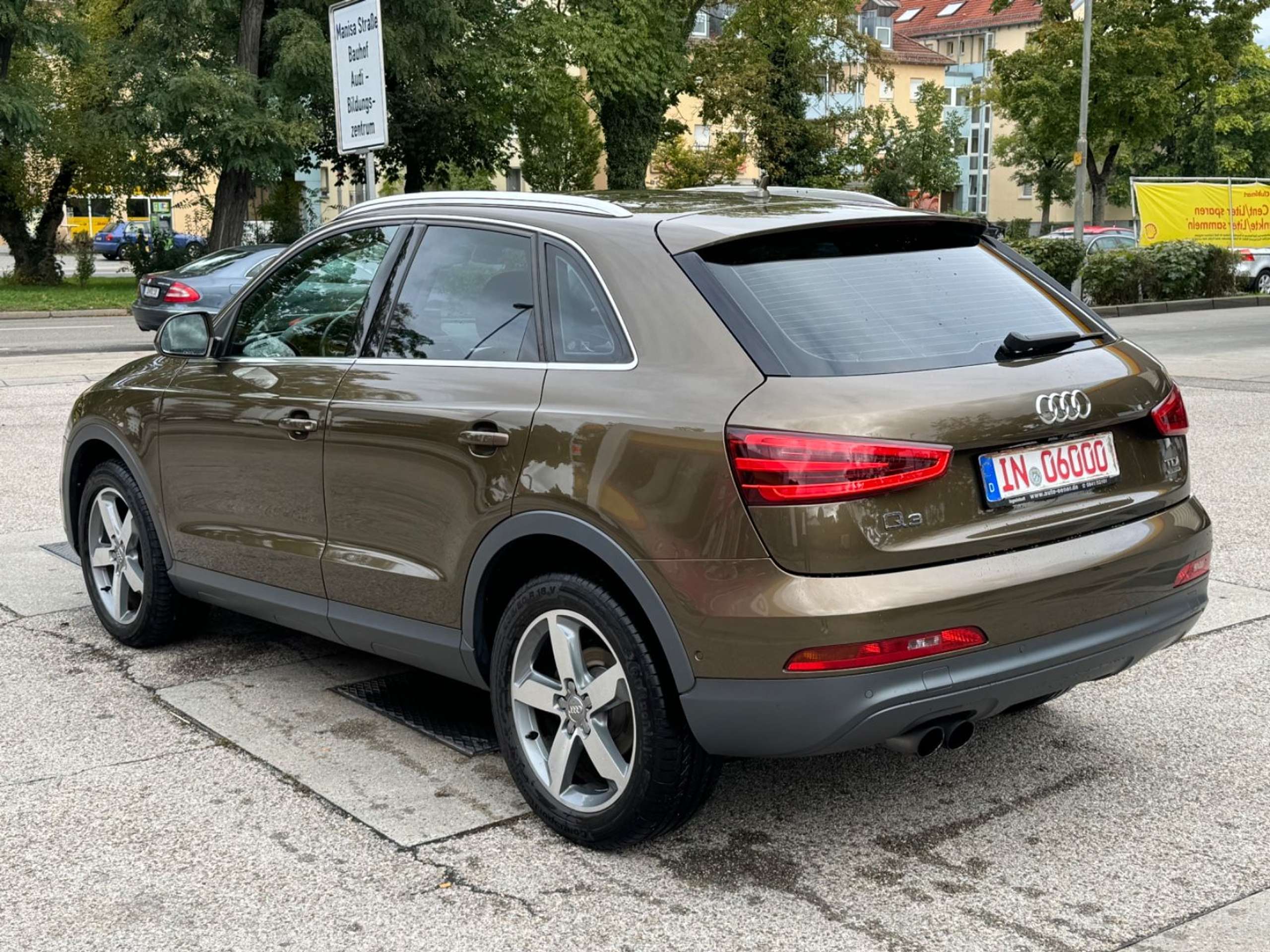 Audi - Q3