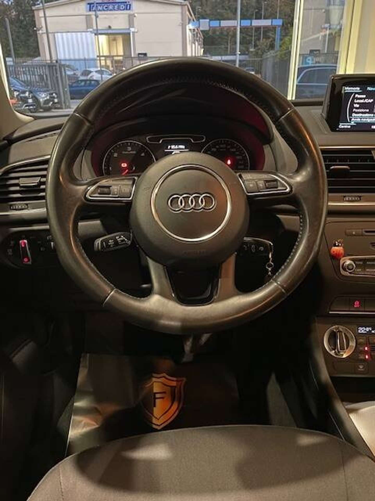 Audi - Q3