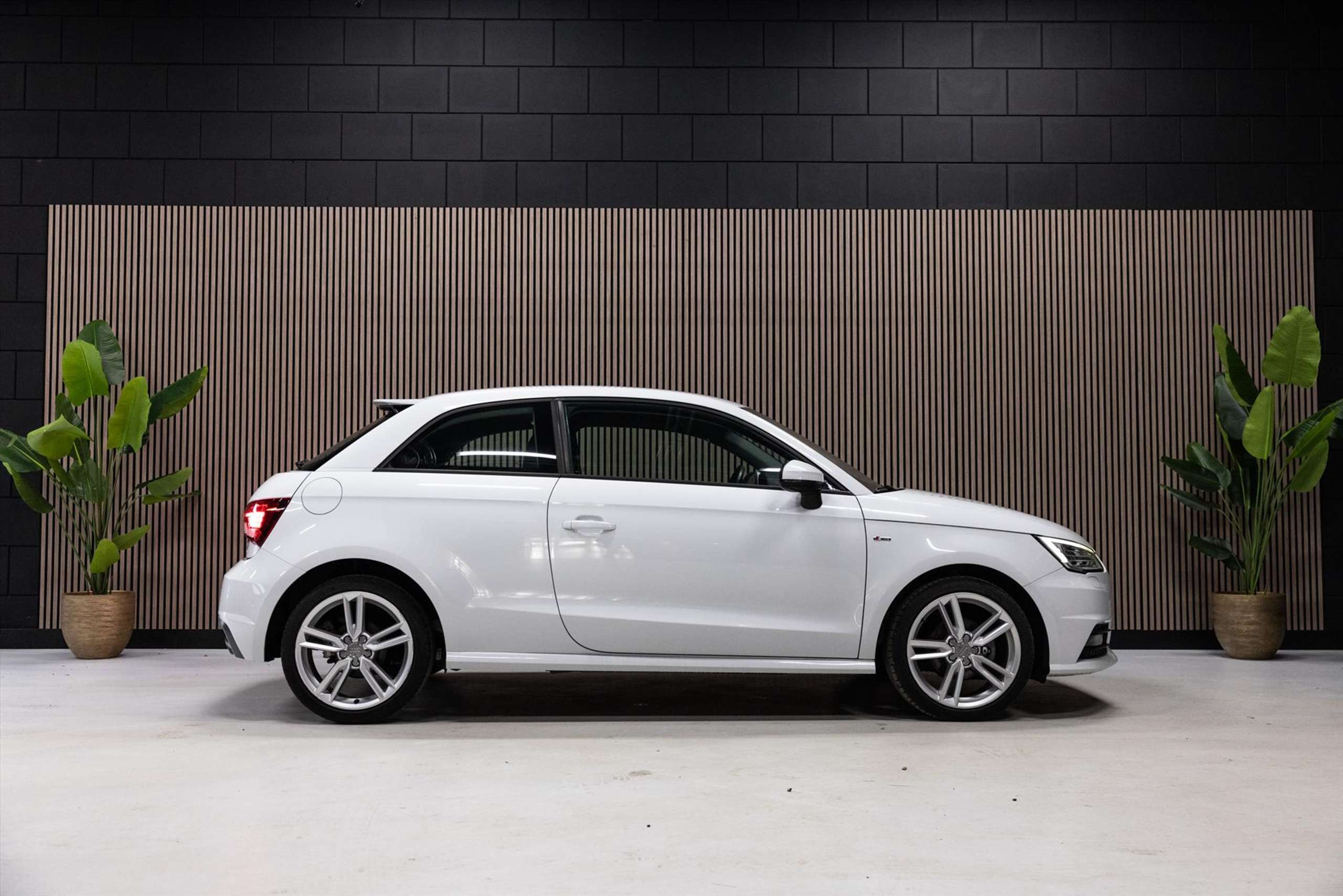 Audi - A1