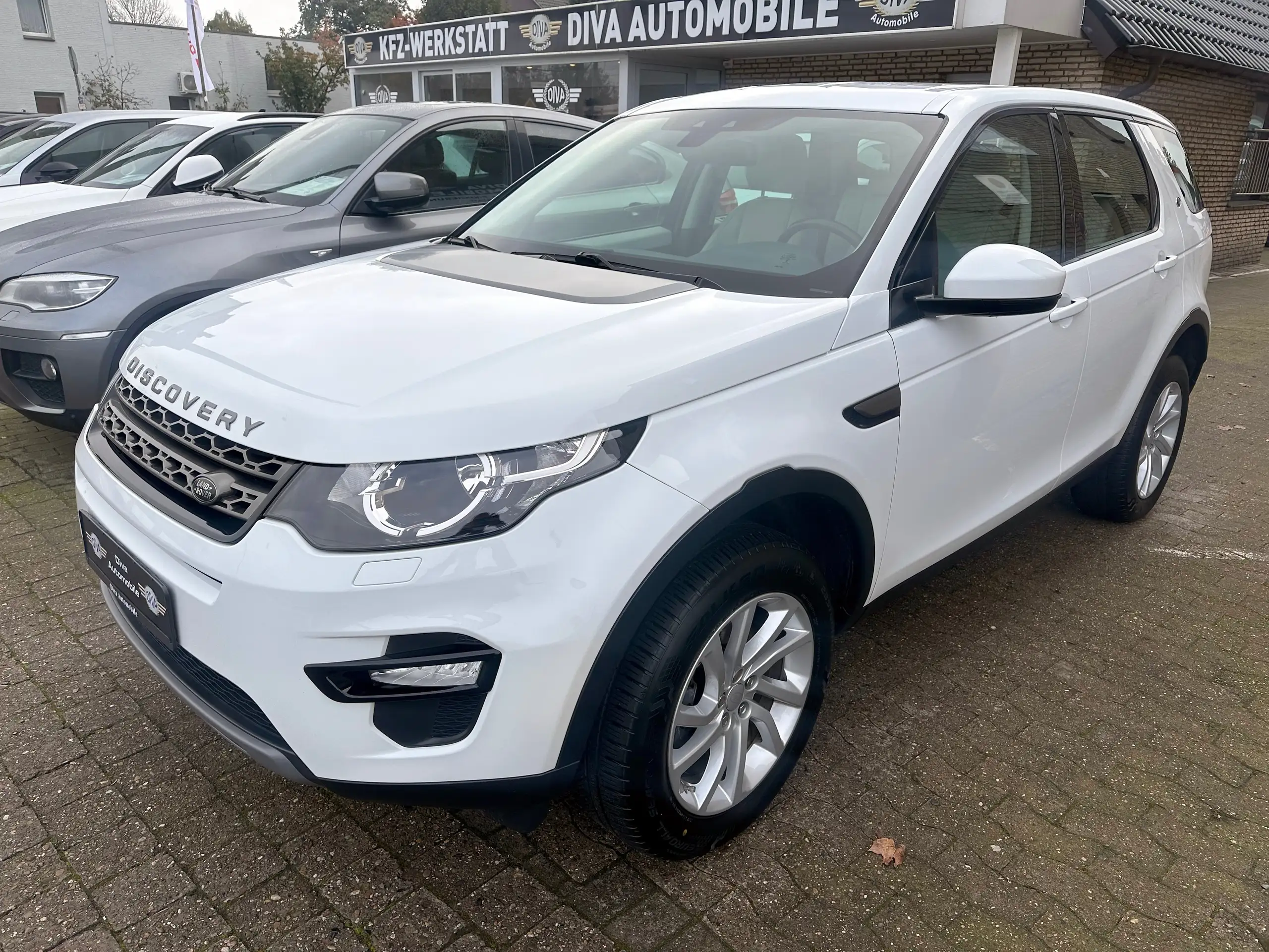 Land Rover - Discovery Sport