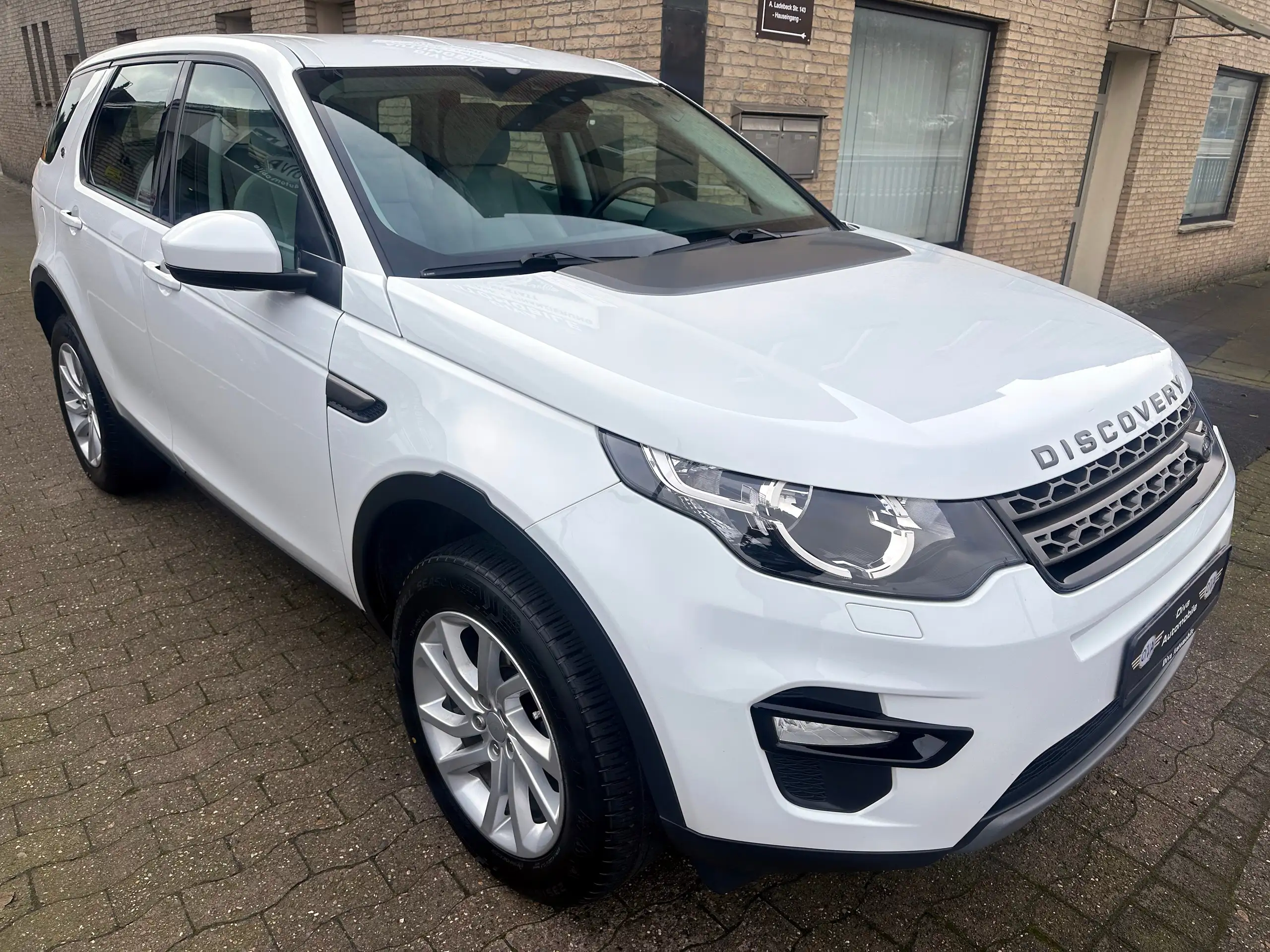 Land Rover - Discovery Sport