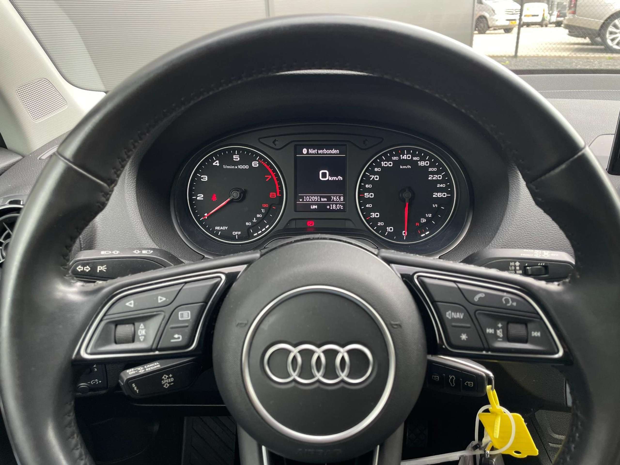 Audi - Q2