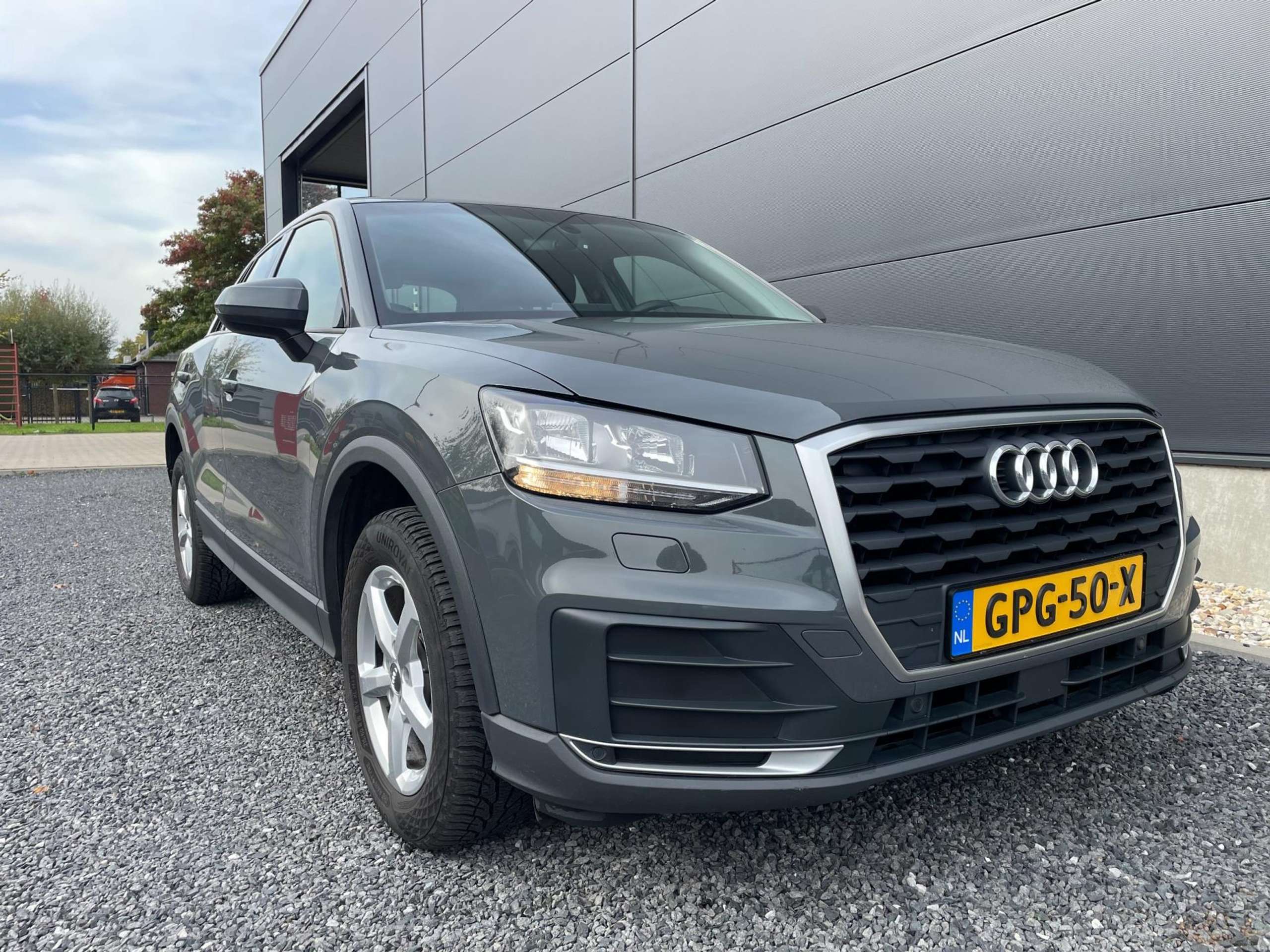 Audi - Q2