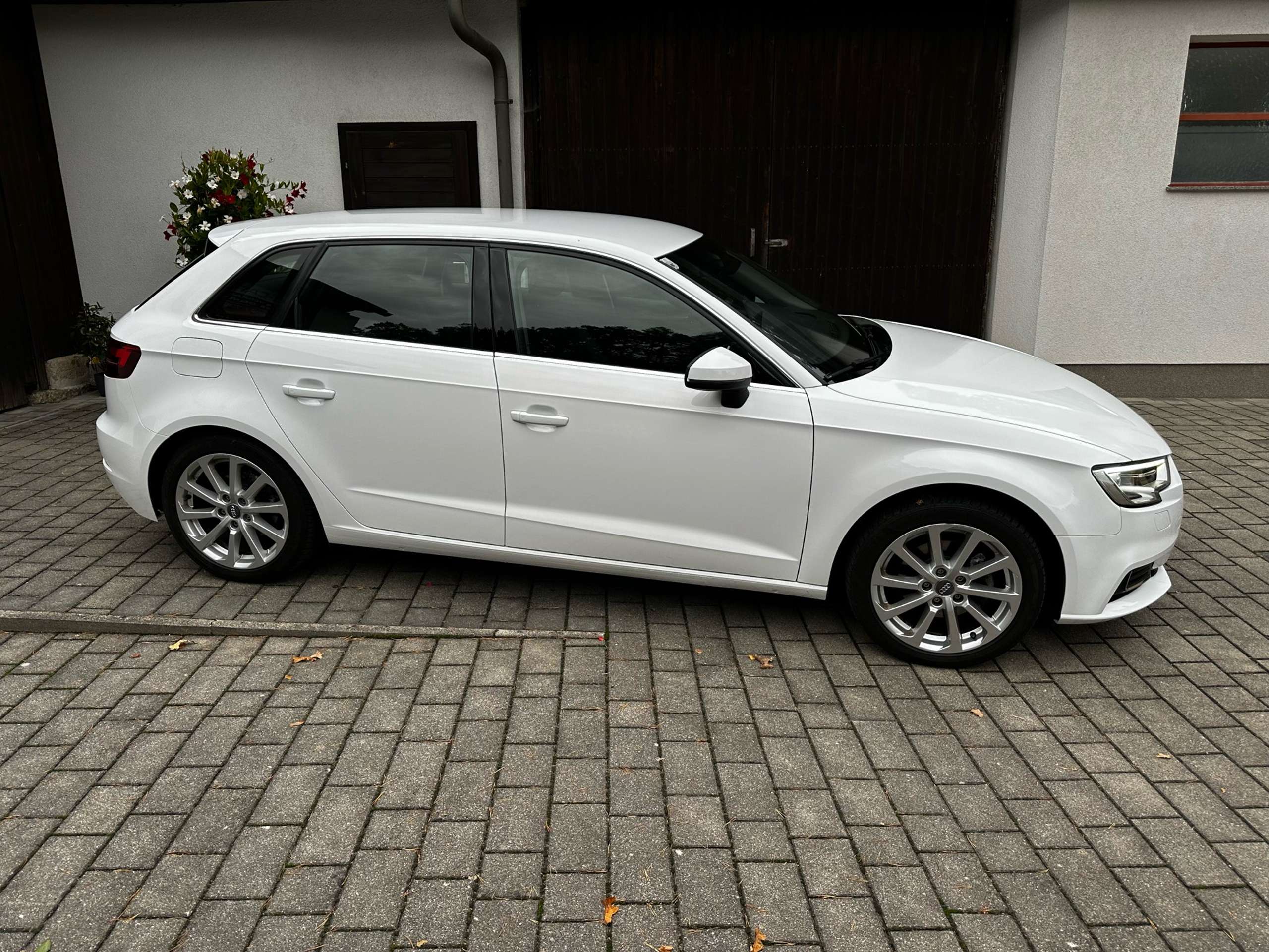 Audi - A3