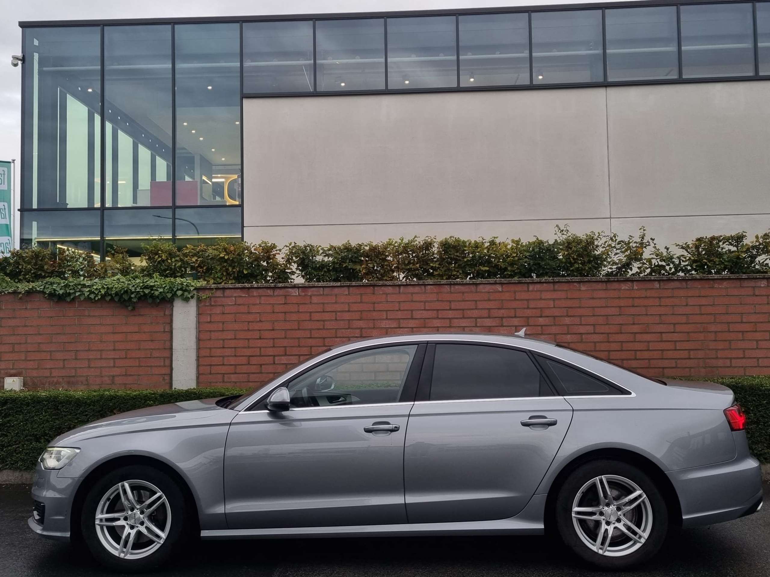 Audi - A6