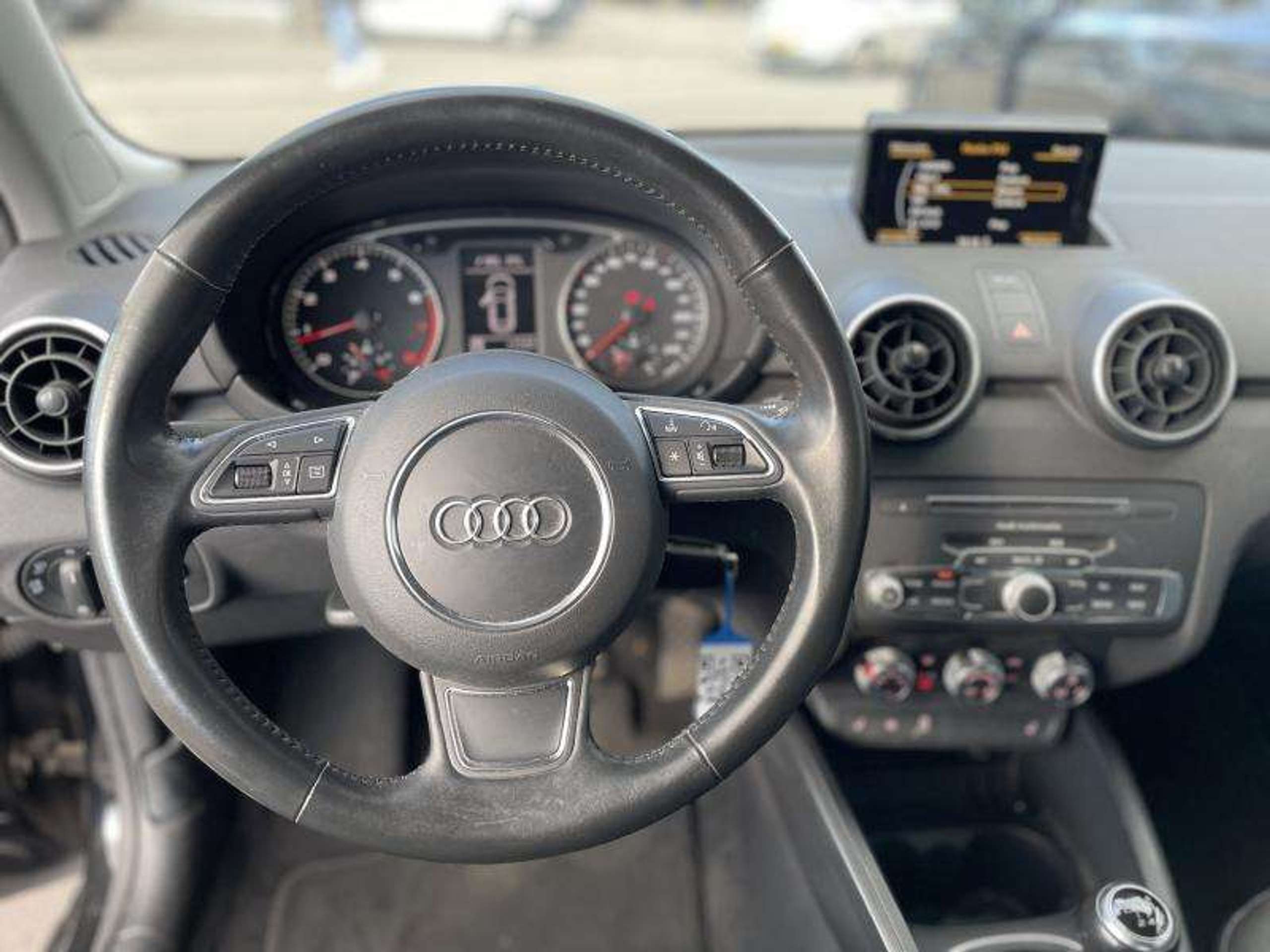 Audi - A1