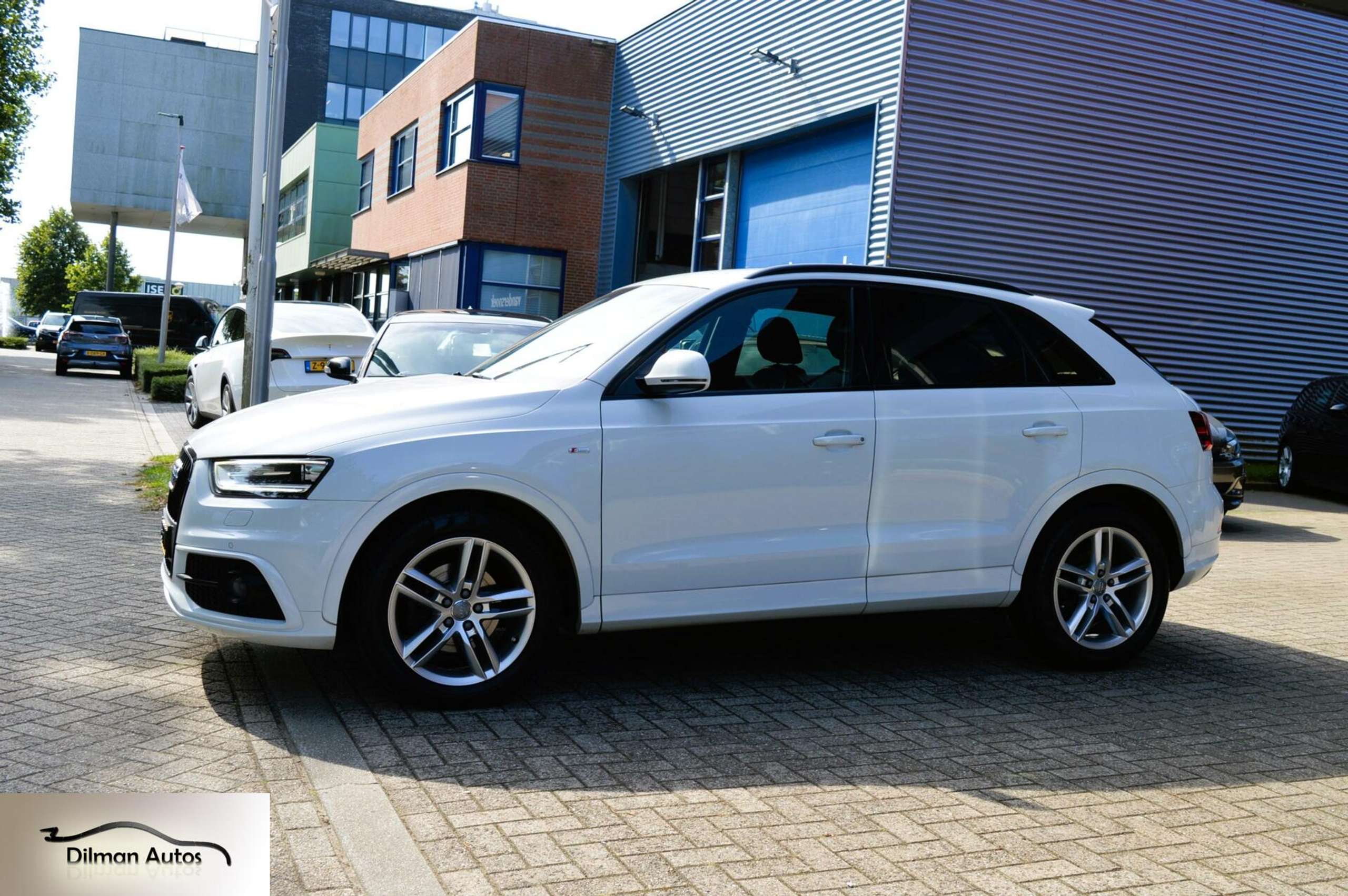 Audi - Q3