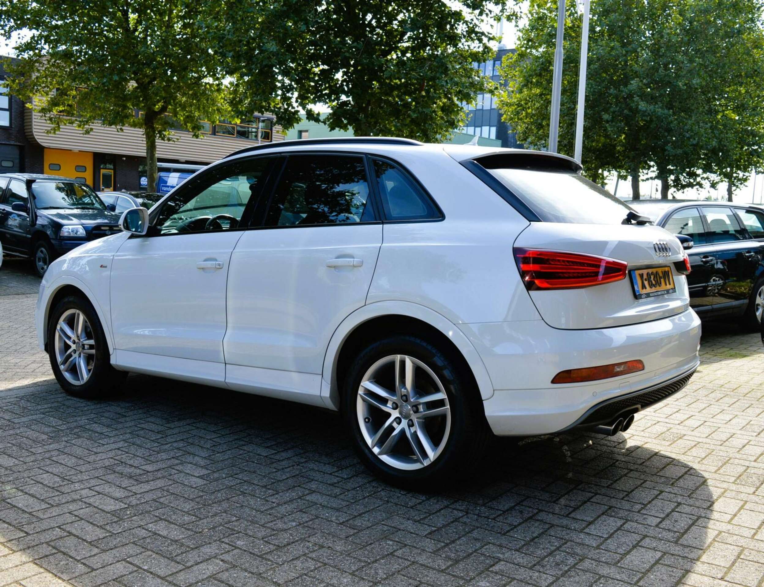 Audi - Q3