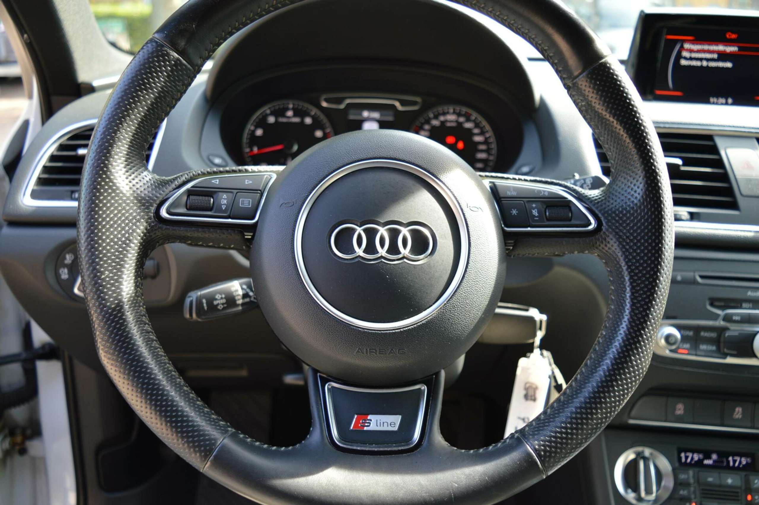 Audi - Q3