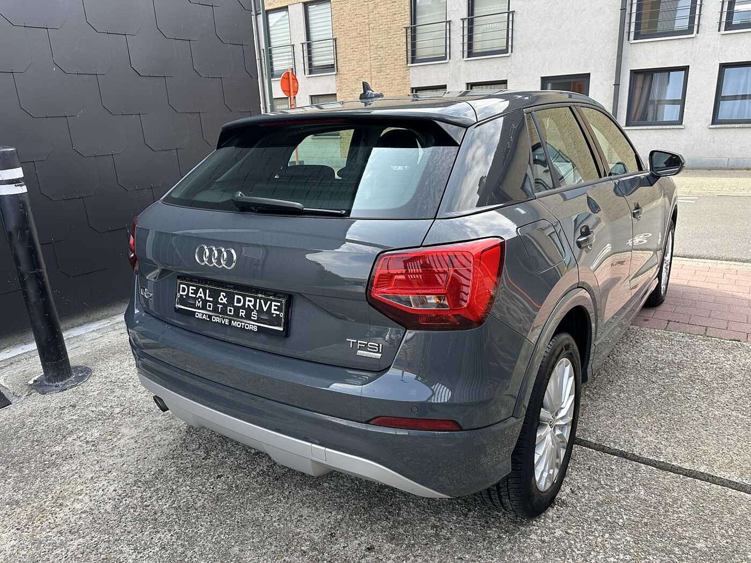 Audi - Q2