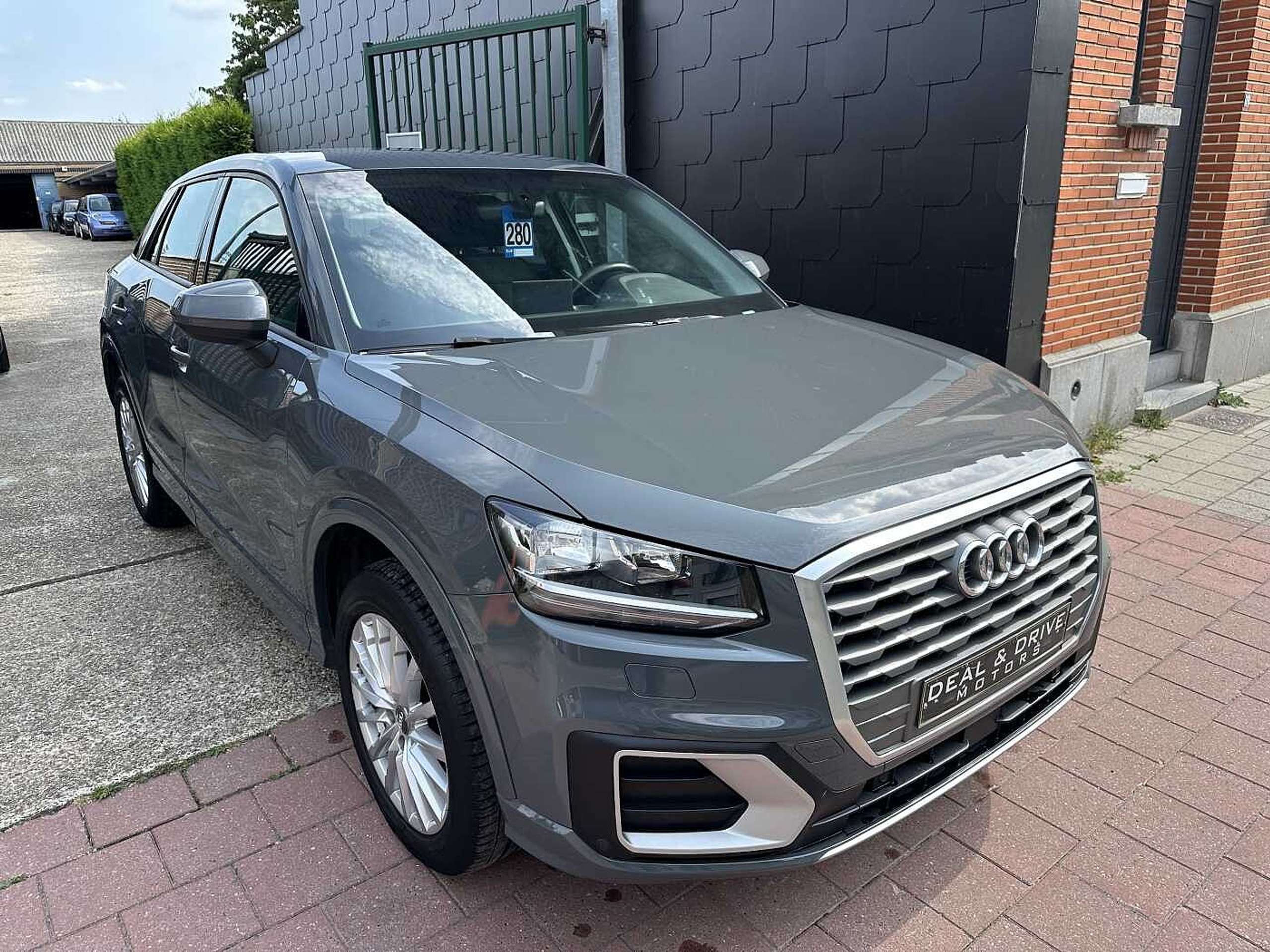 Audi - Q2