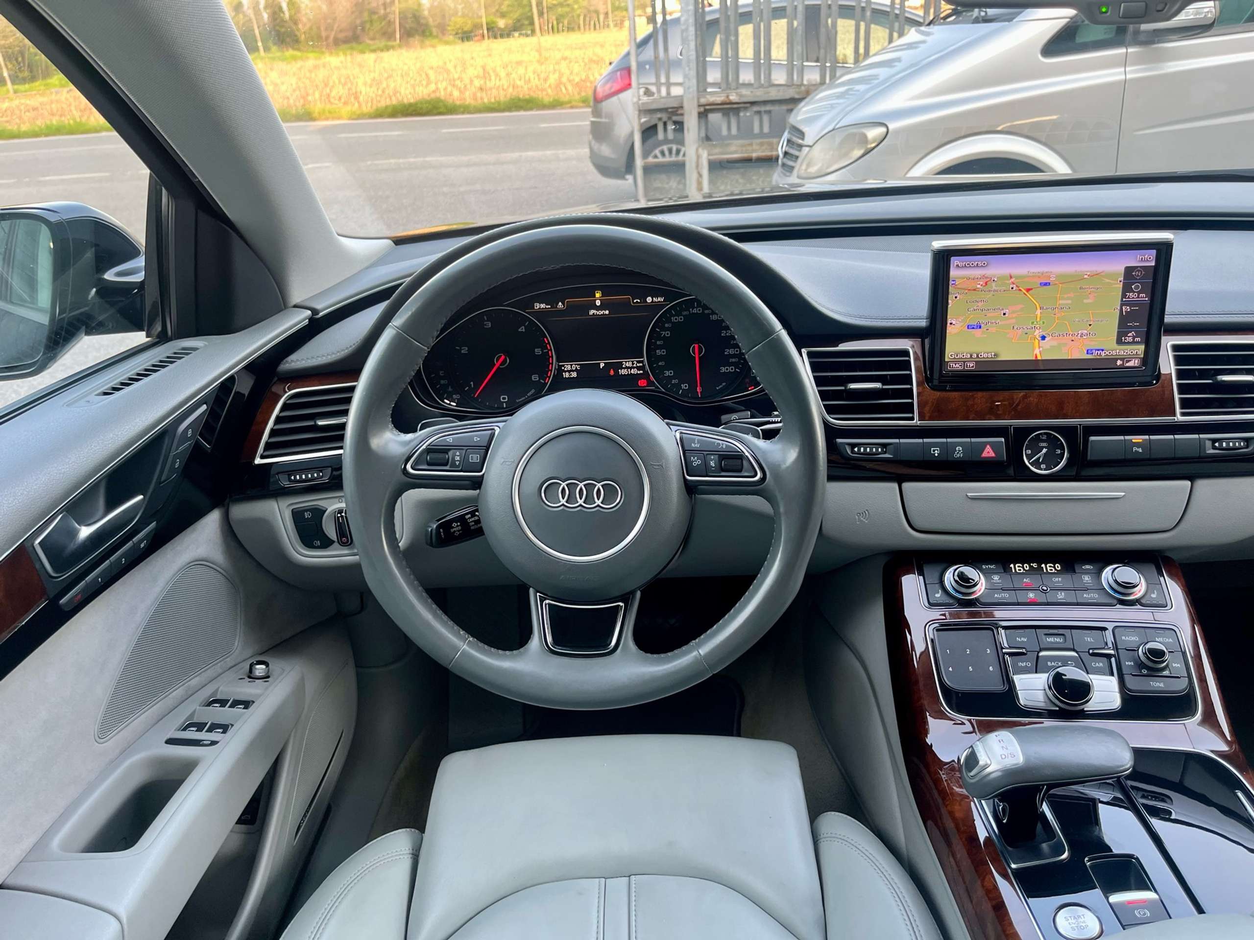 Audi - A8