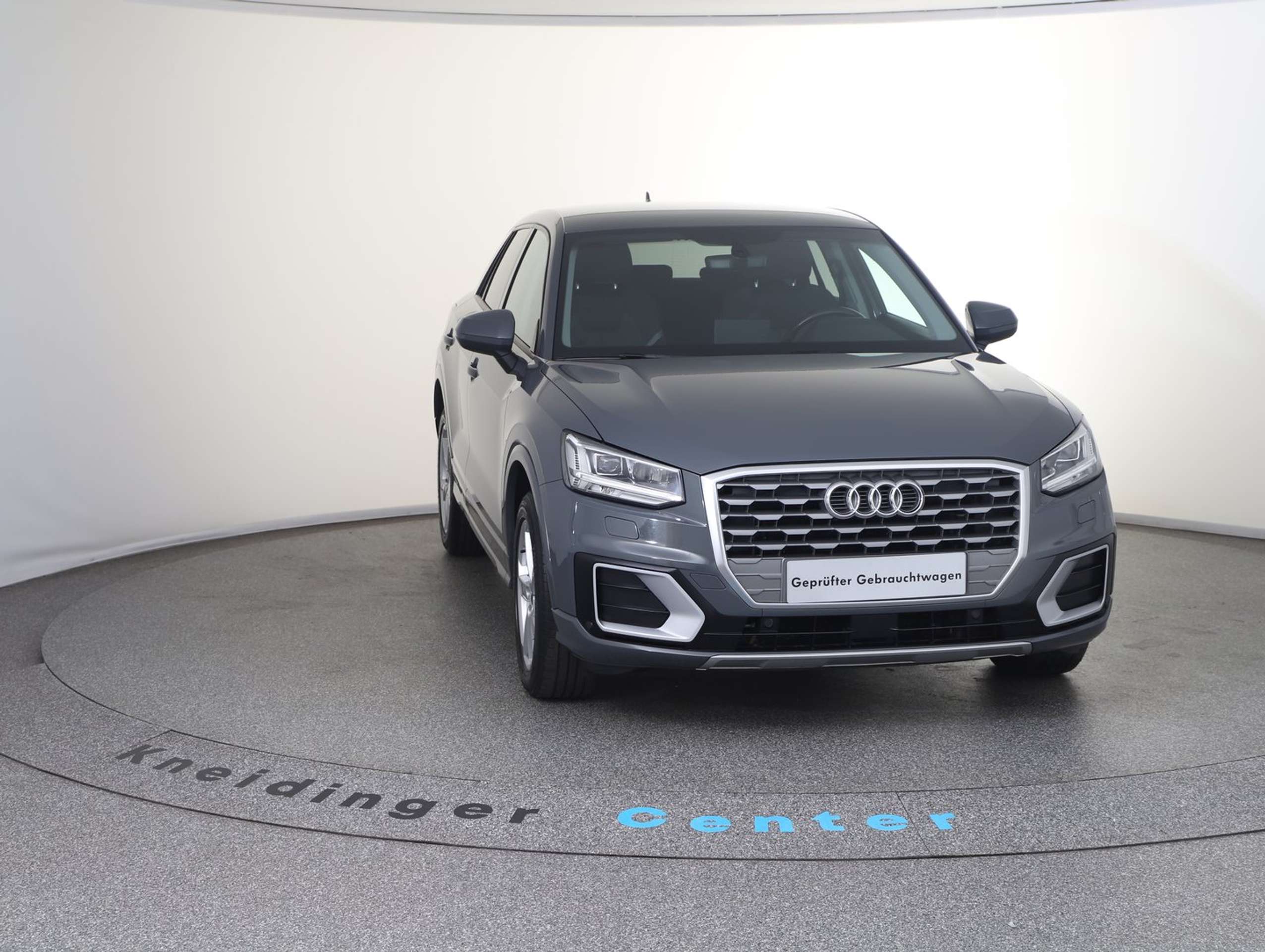 Audi - Q2