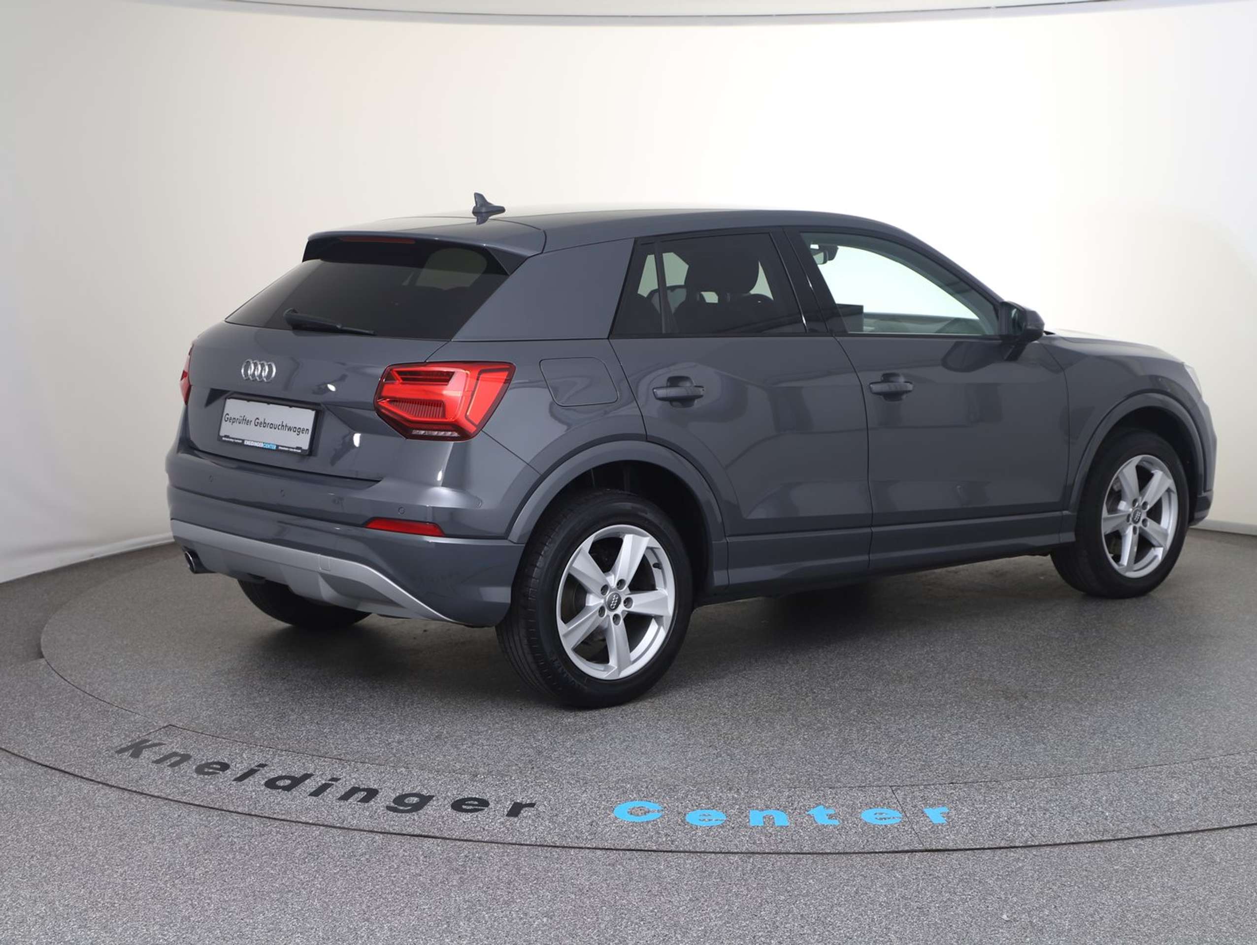 Audi - Q2