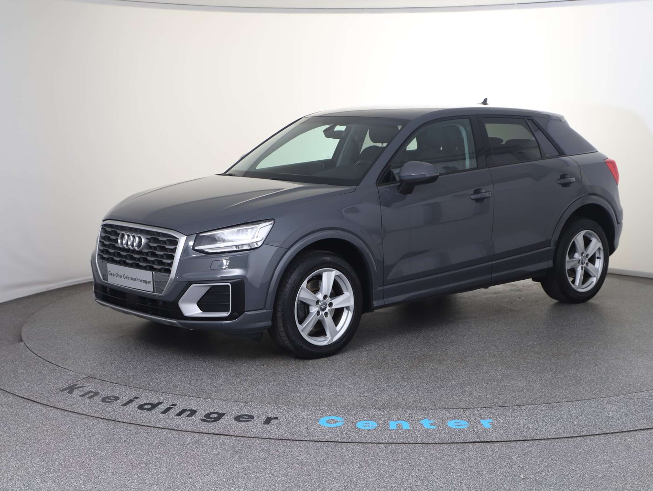 Audi - Q2