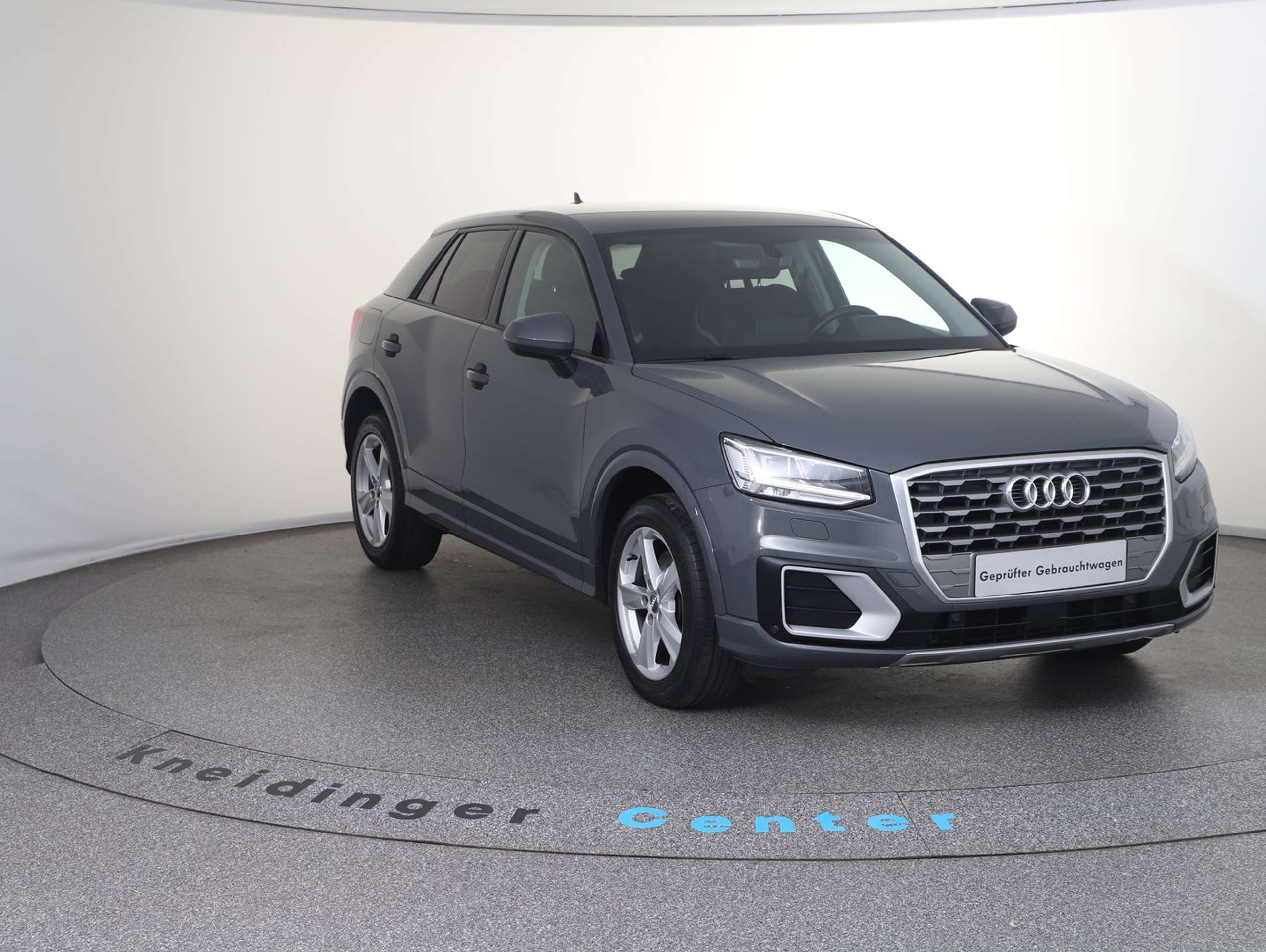 Audi - Q2