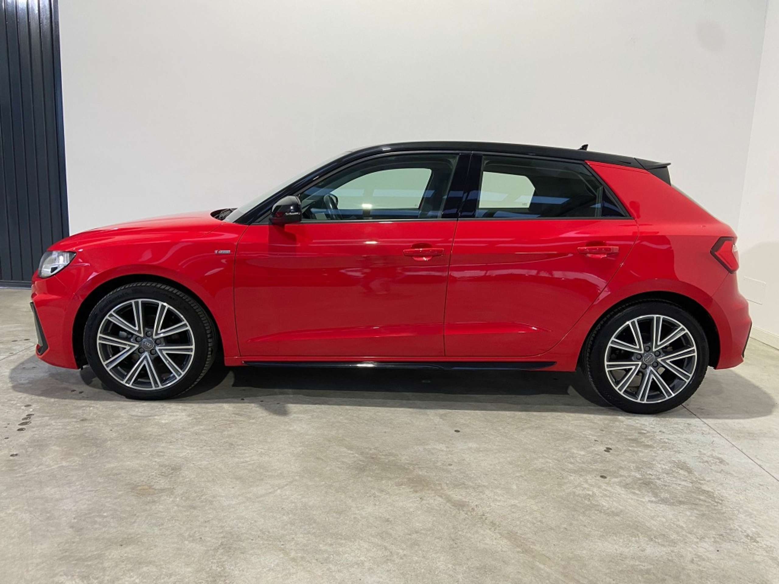 Audi - A1