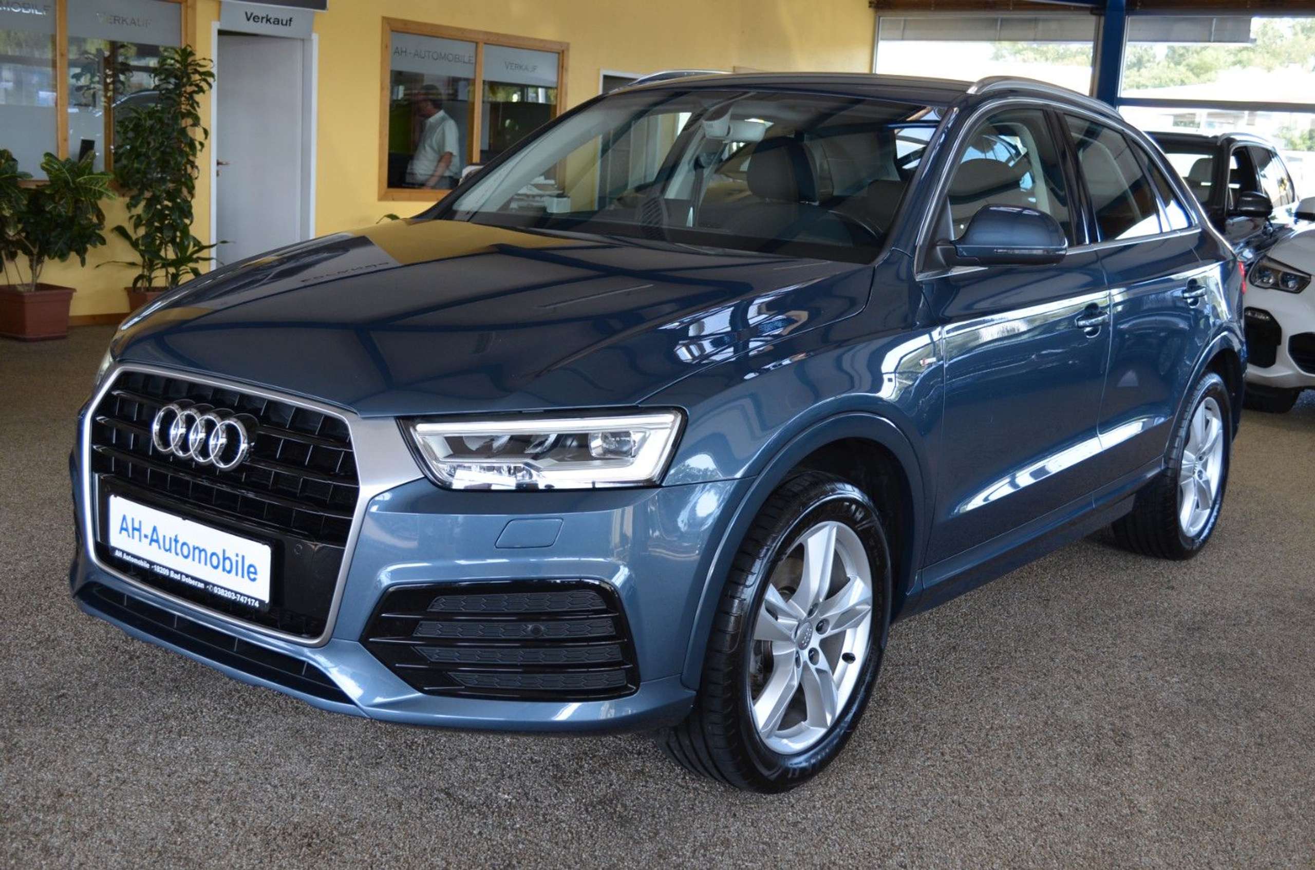 Audi - Q3