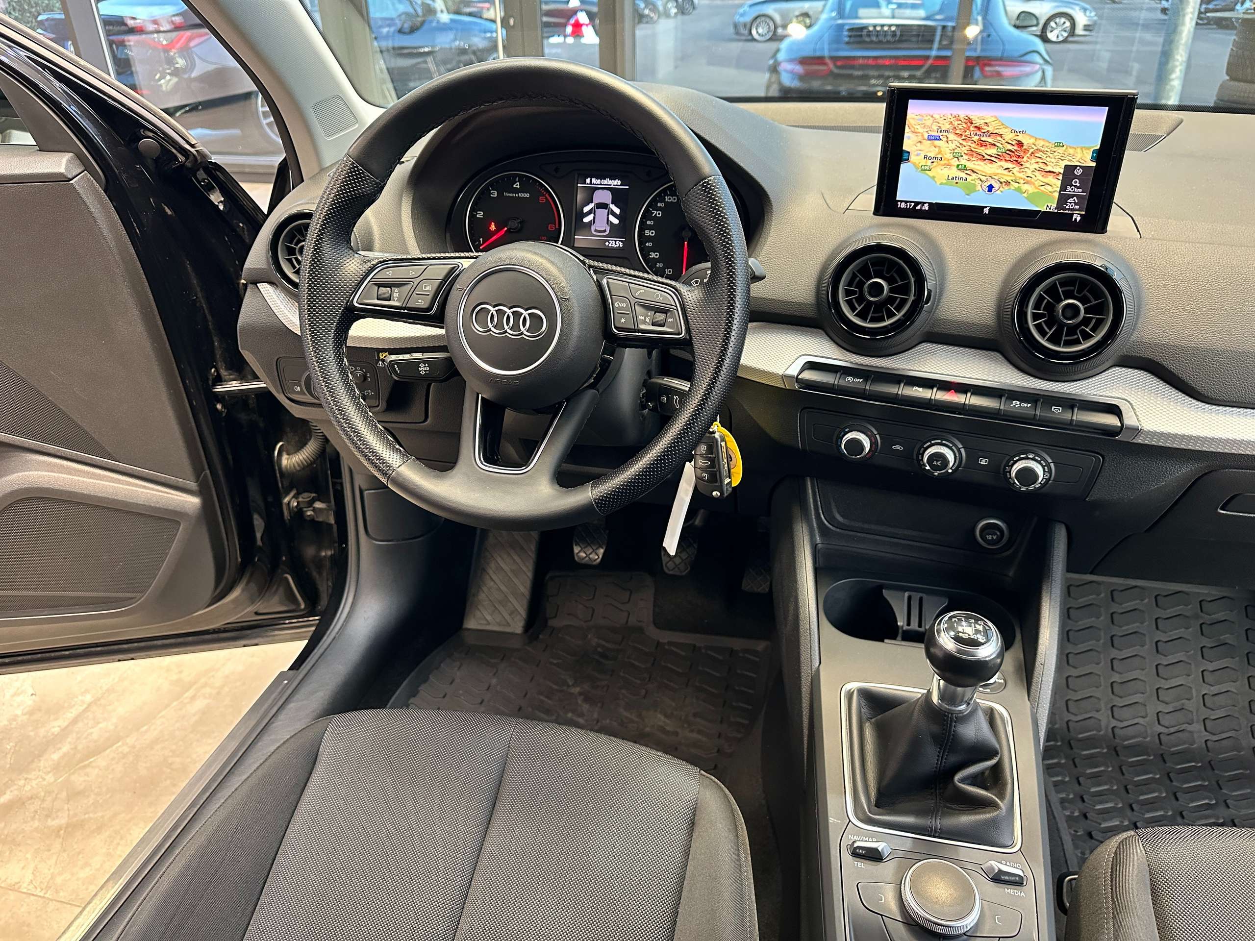 Audi - Q2