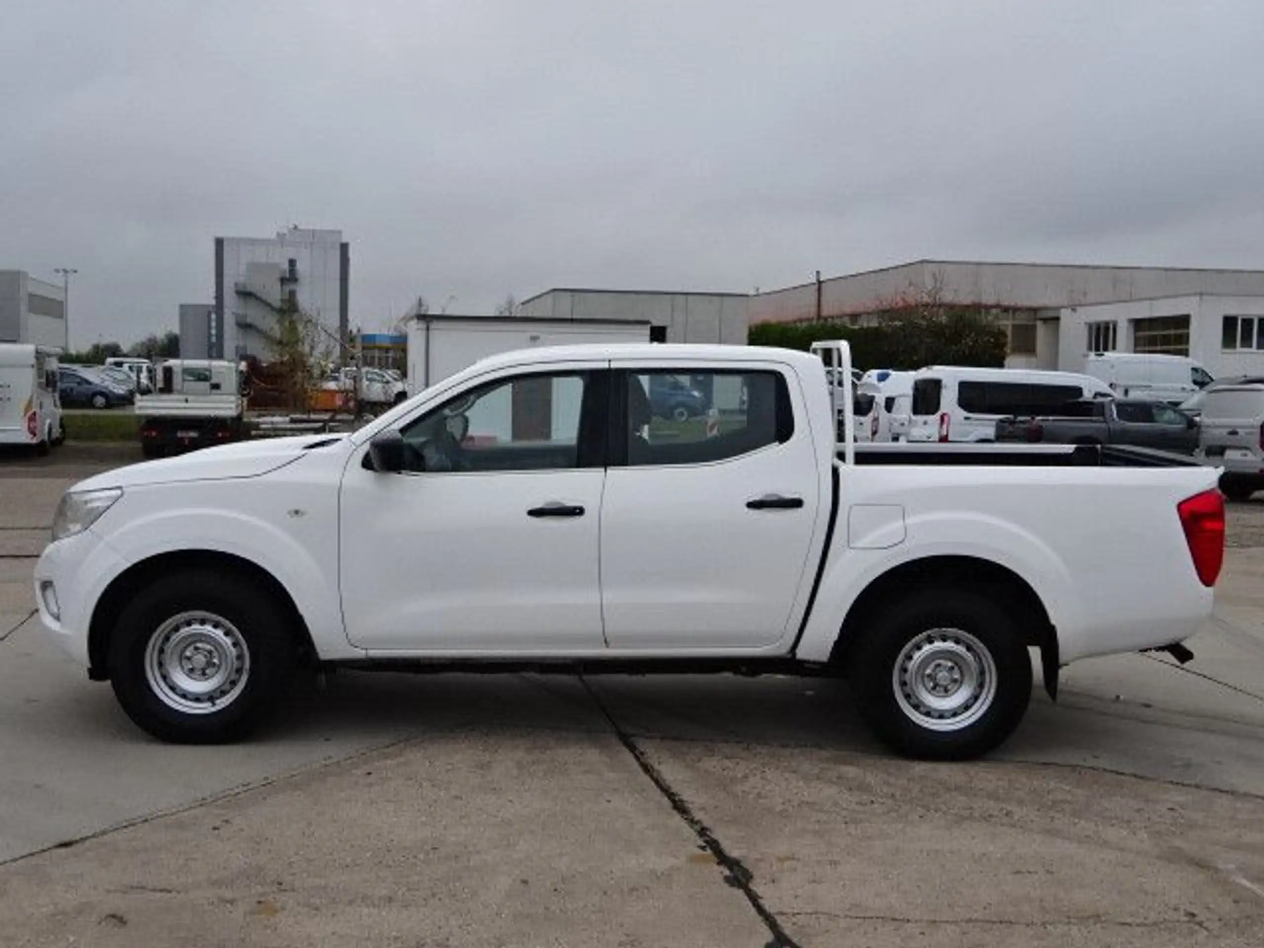 Nissan - Navara