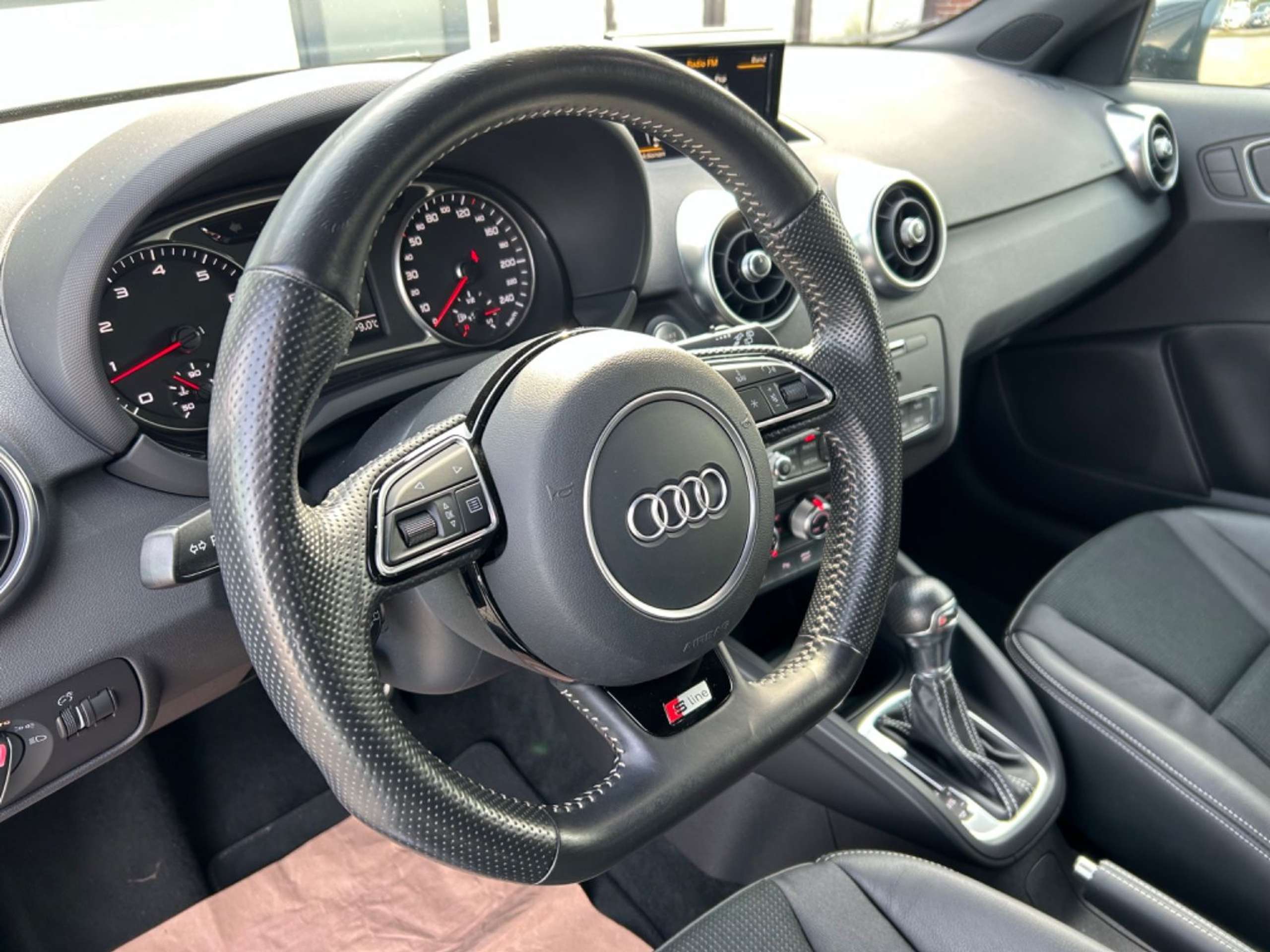 Audi - A1