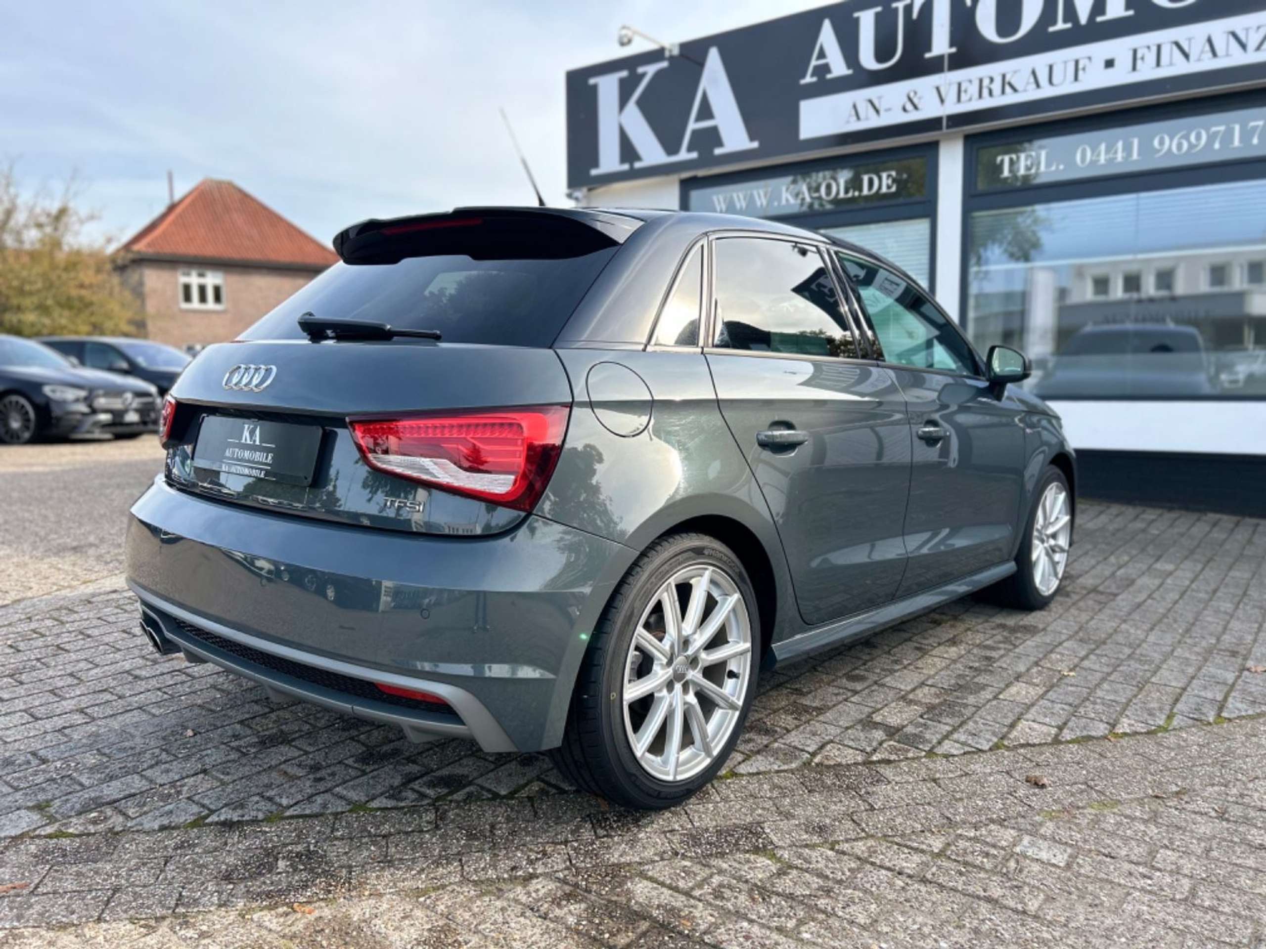 Audi - A1