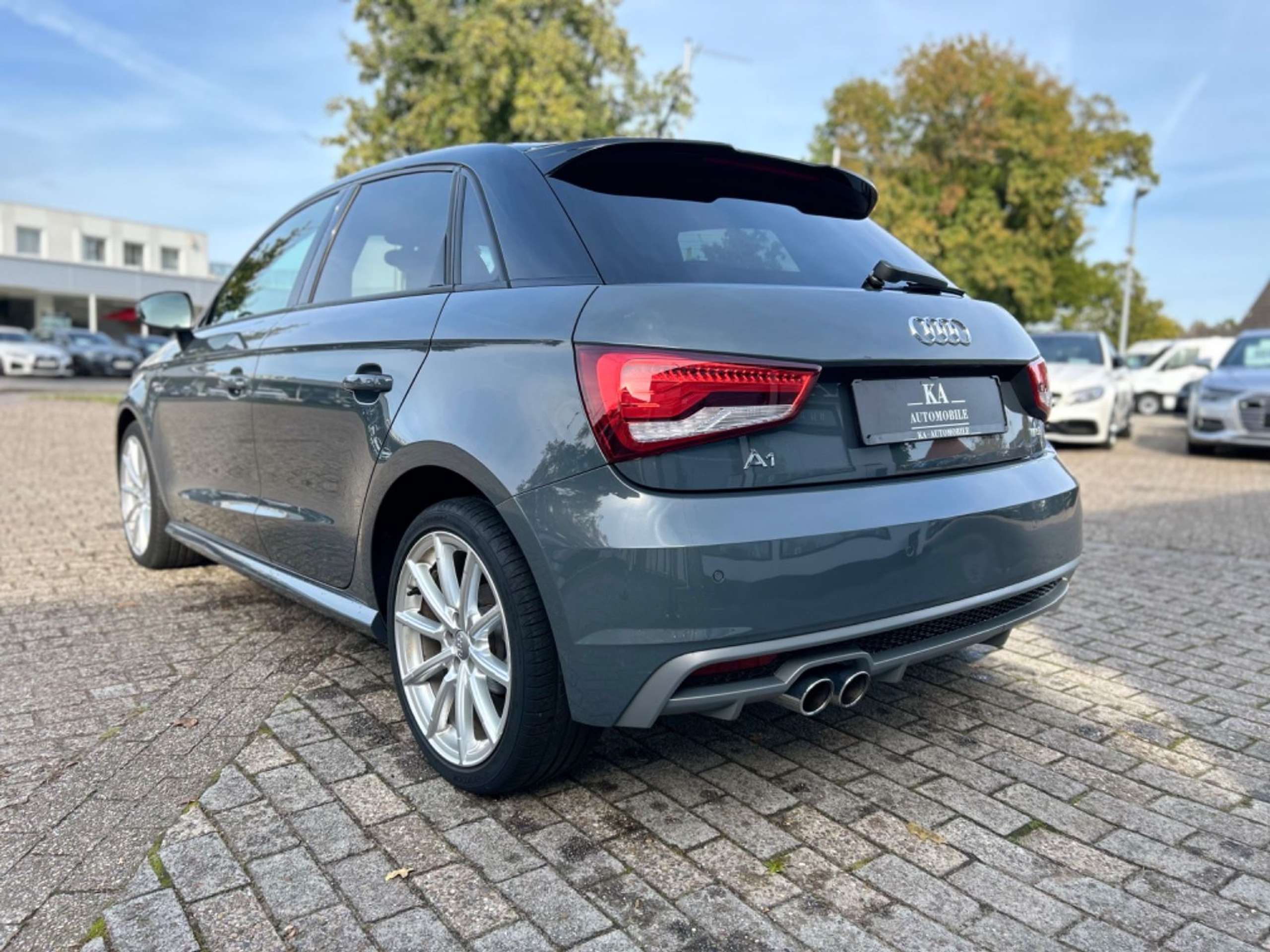 Audi - A1