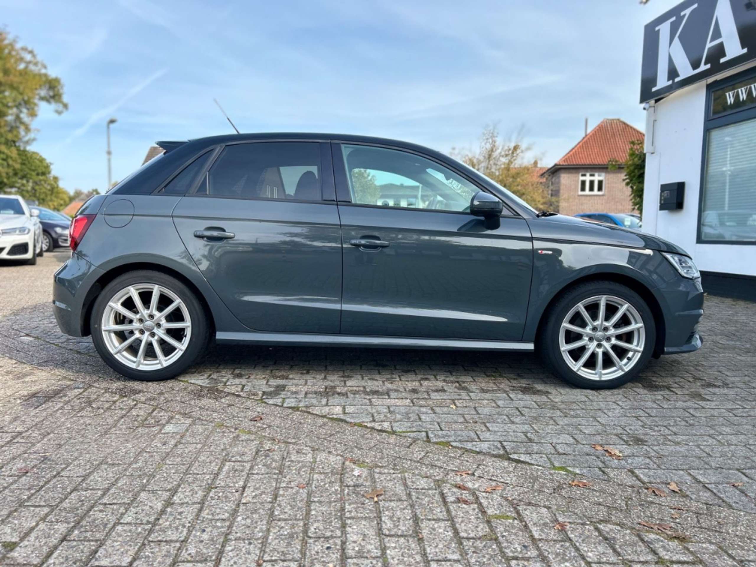 Audi - A1